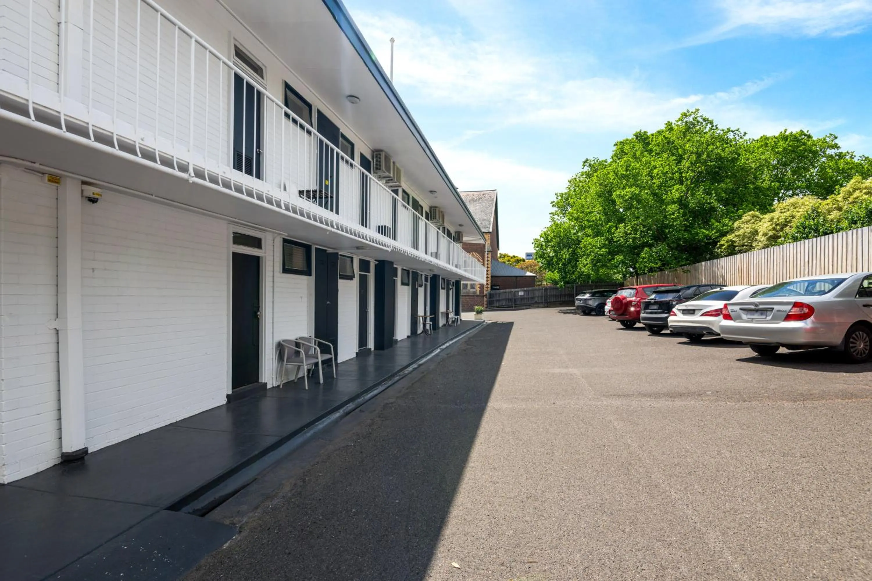 Parking in Kingsway Motel Geelong