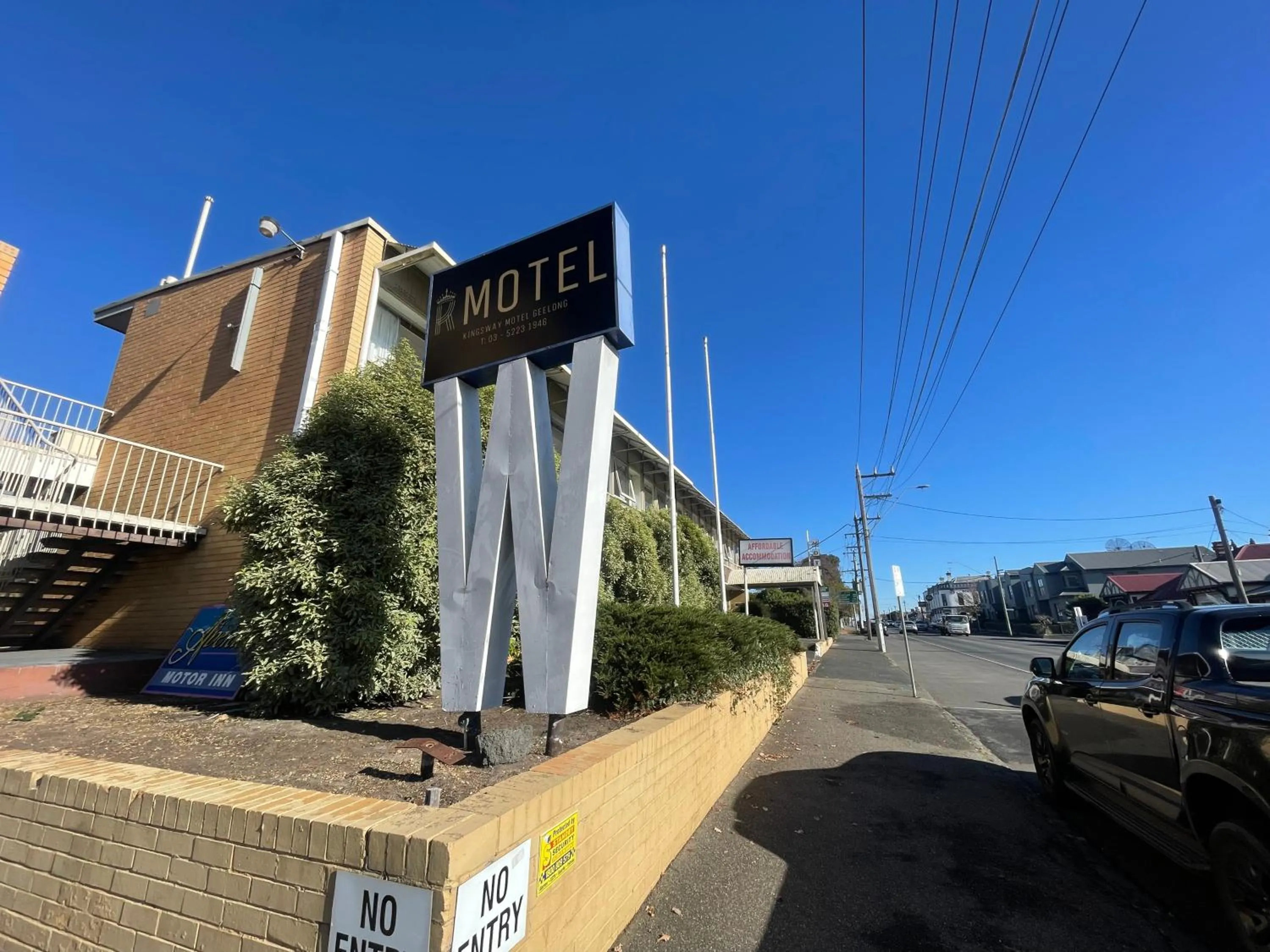 Property building in Kingsway Motel Geelong
