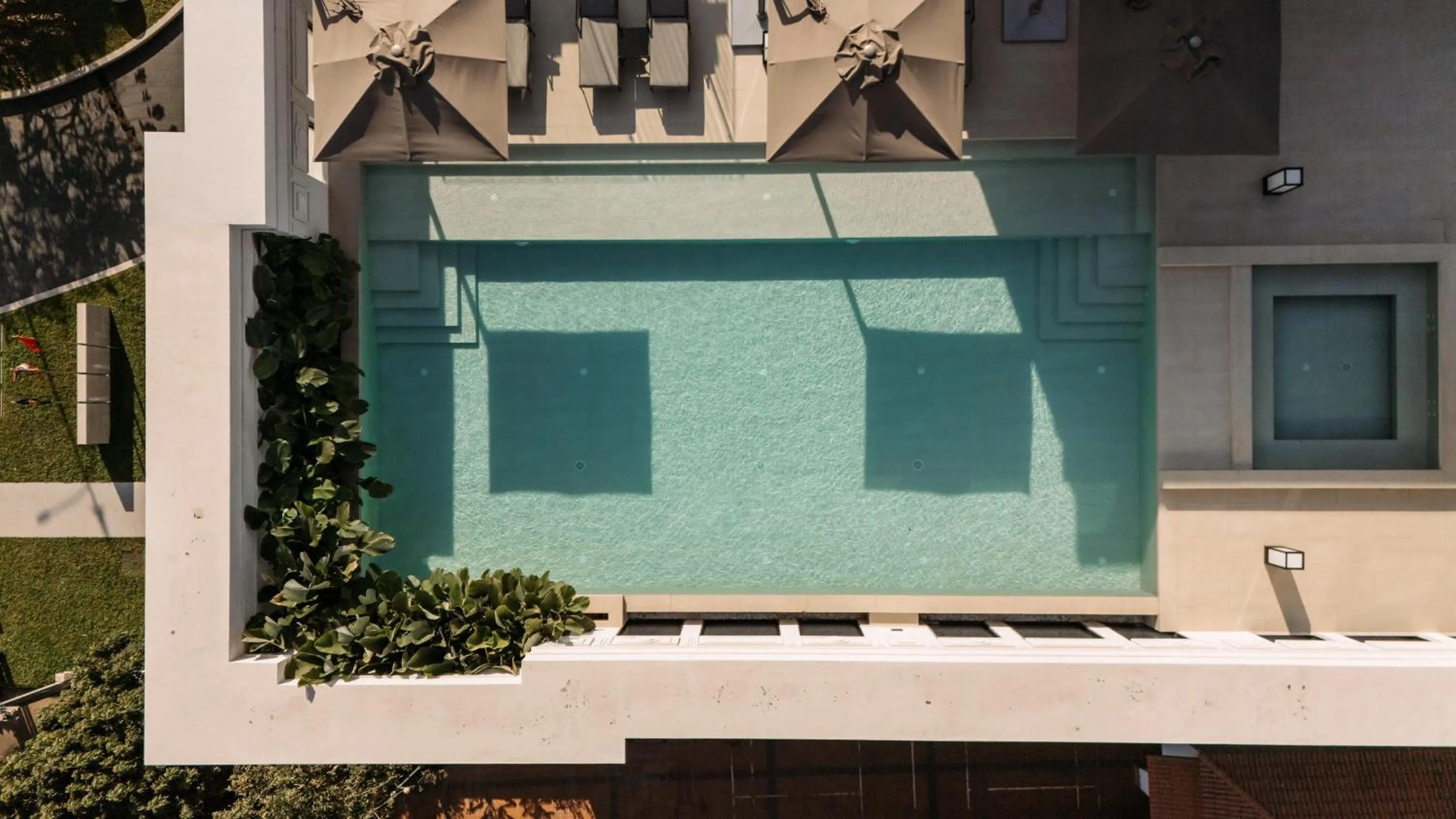 Pool view in Souphattra Hotel Vientiane