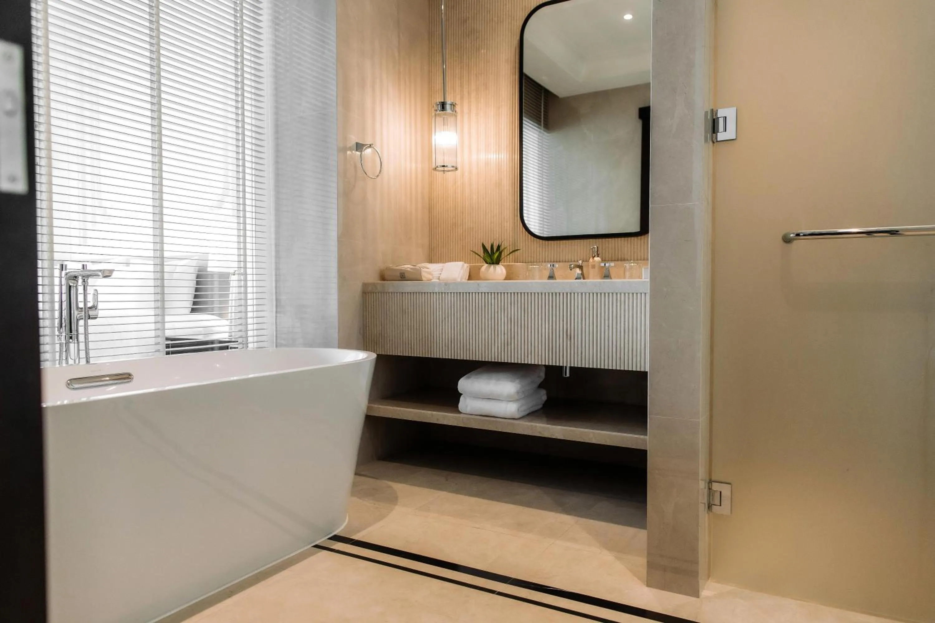 Shower in Souphattra Hotel Vientiane