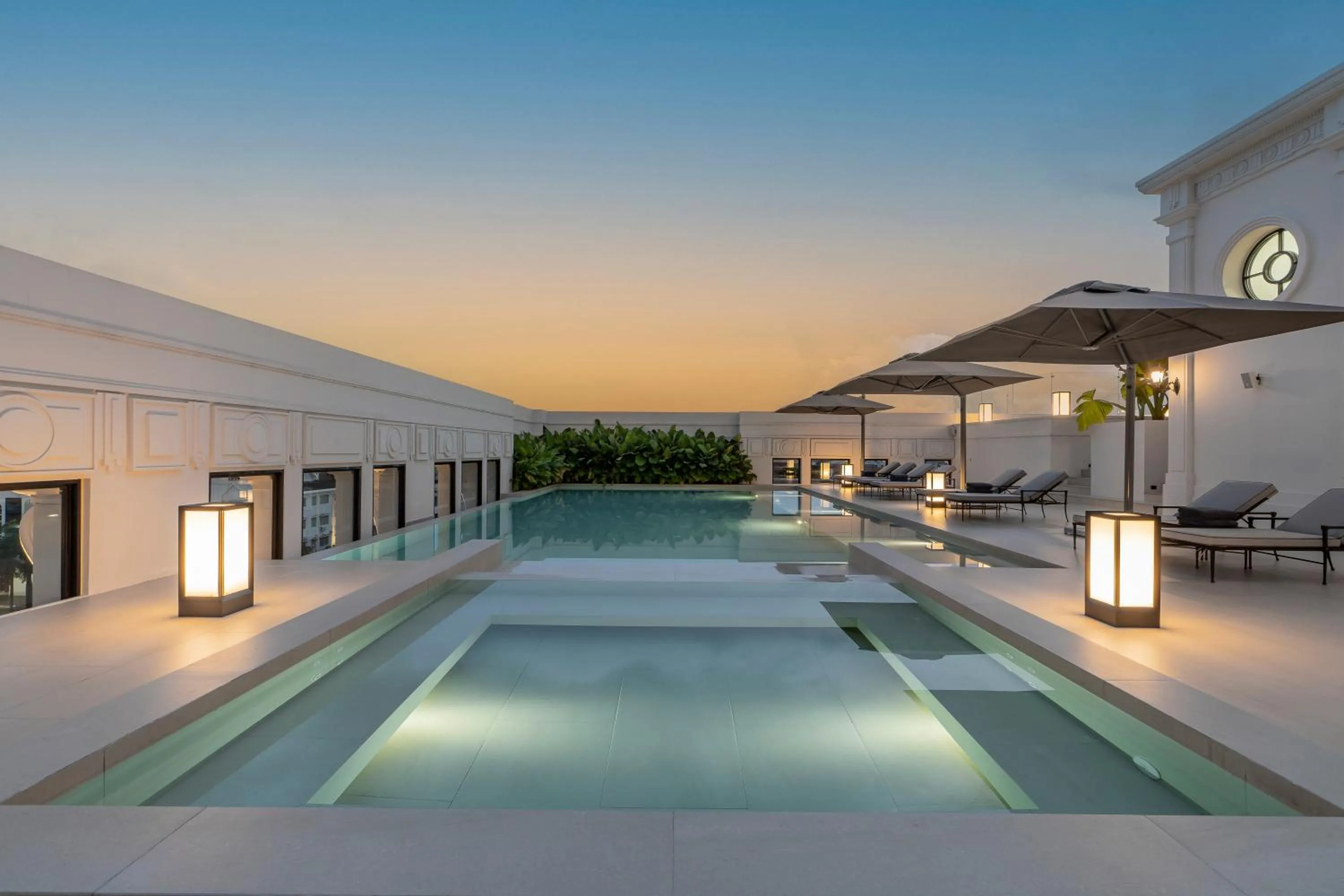 Swimming pool in Souphattra Hotel Vientiane