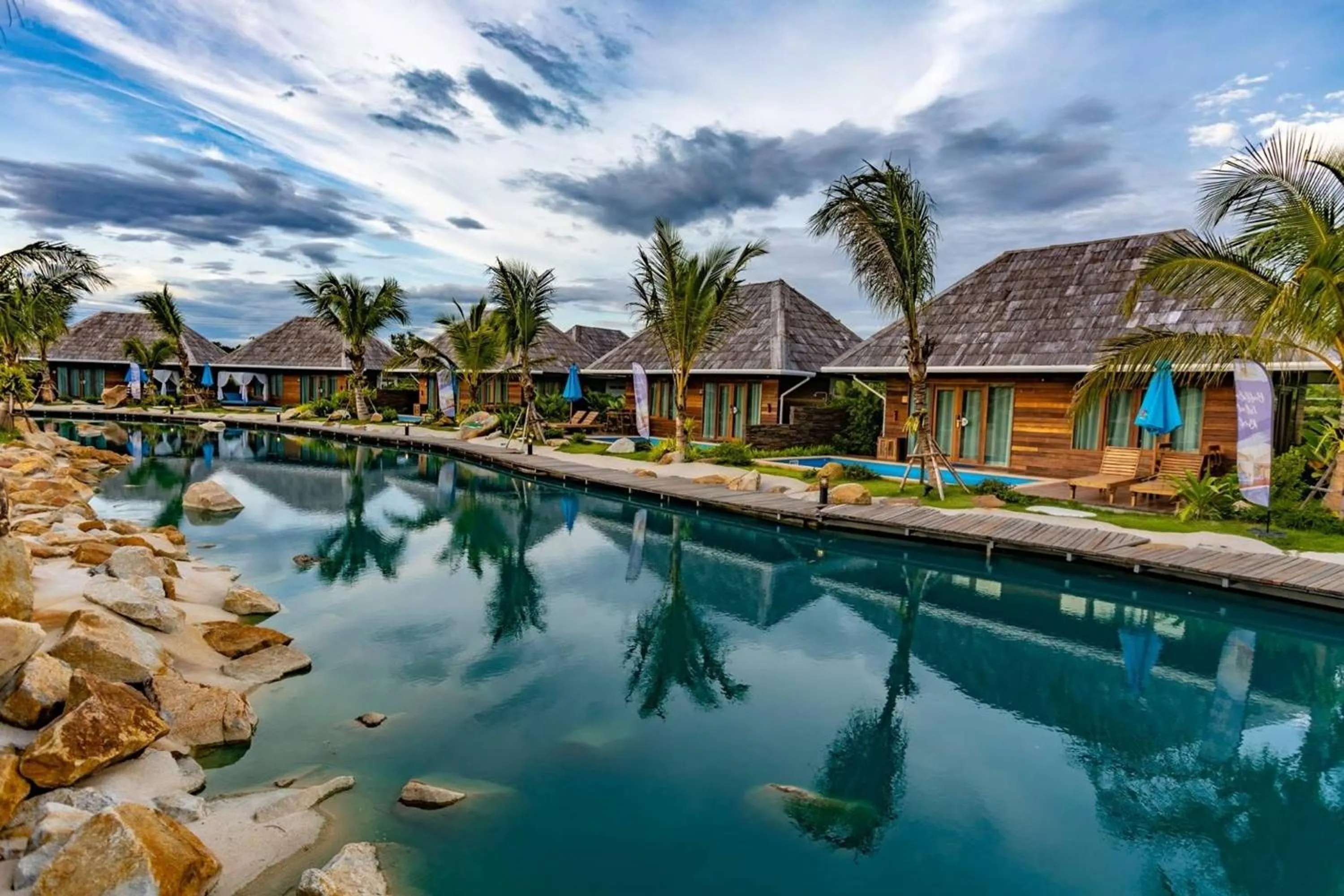 Swimming pool in Buffalo Island Resort