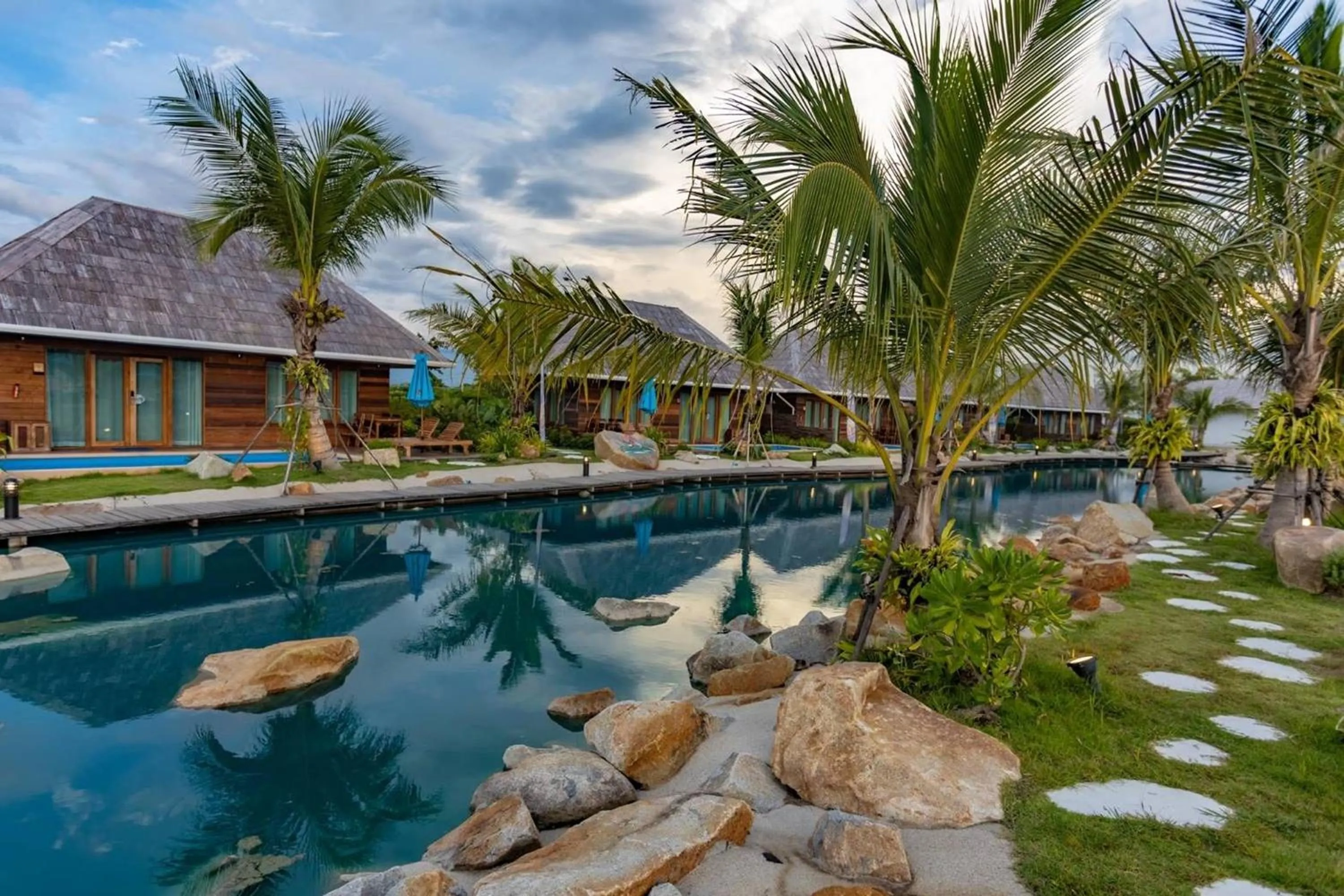 Swimming pool in Buffalo Island Resort