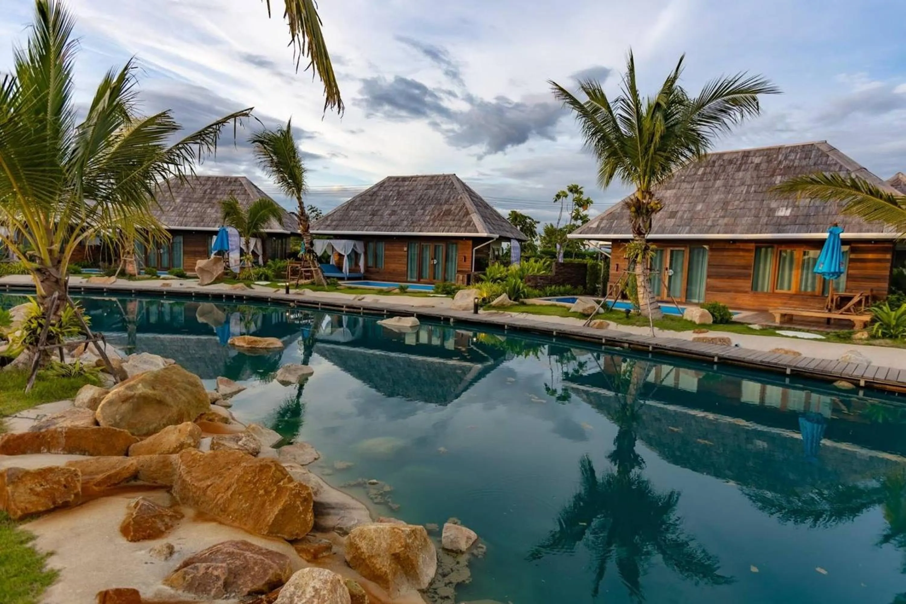 Swimming pool in Buffalo Island Resort
