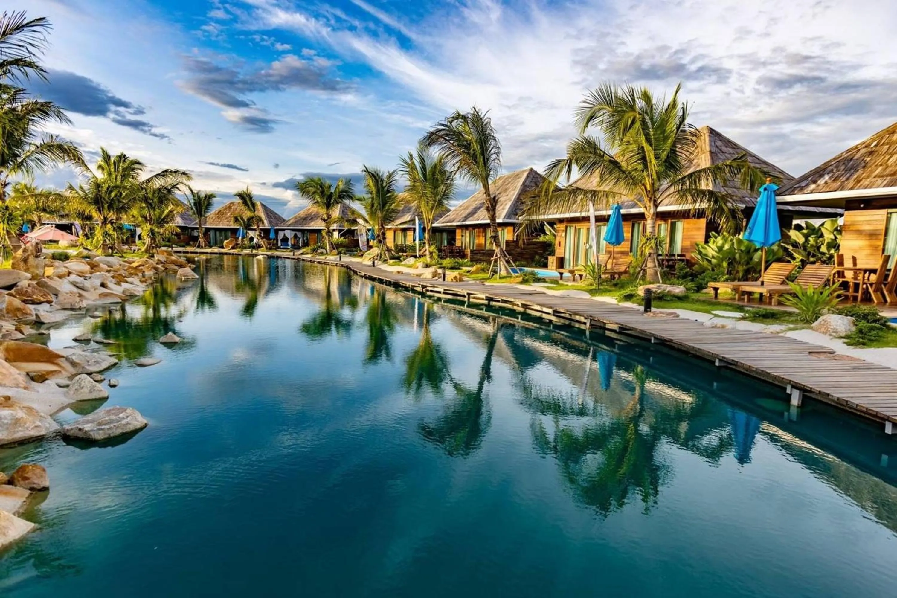 Property building in Buffalo Island Resort