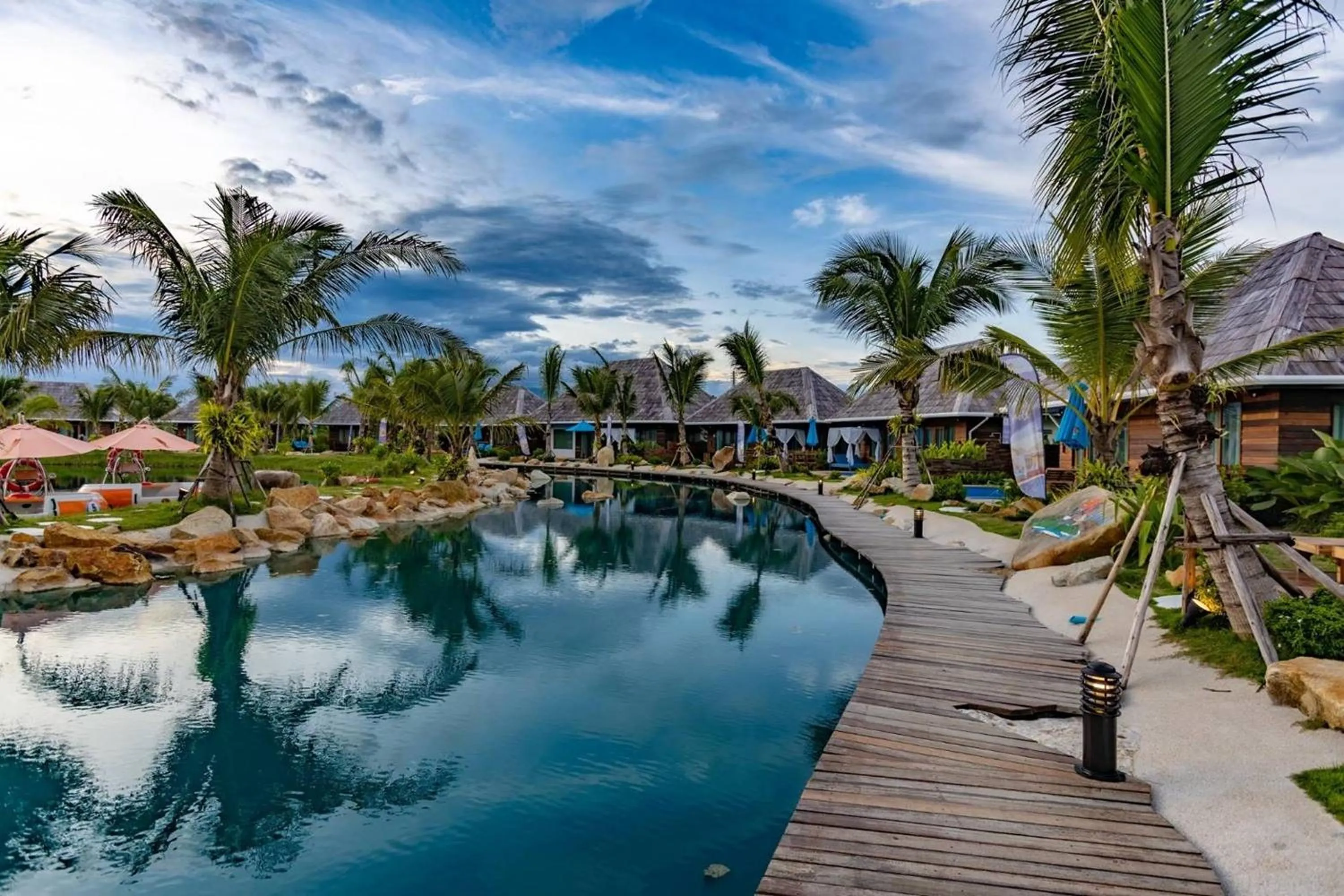 Swimming pool in Buffalo Island Resort