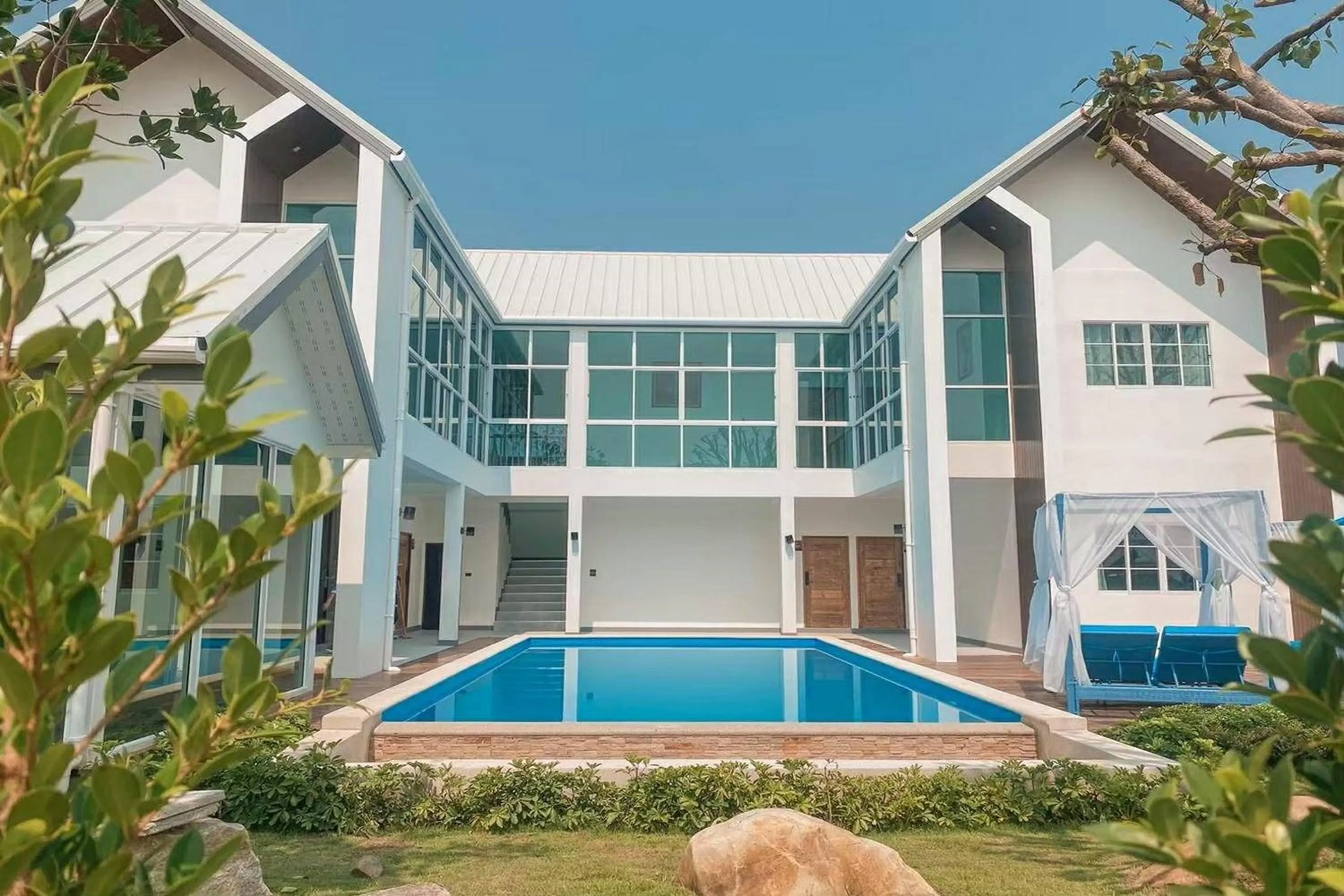 Property building in Buffalo Island Resort