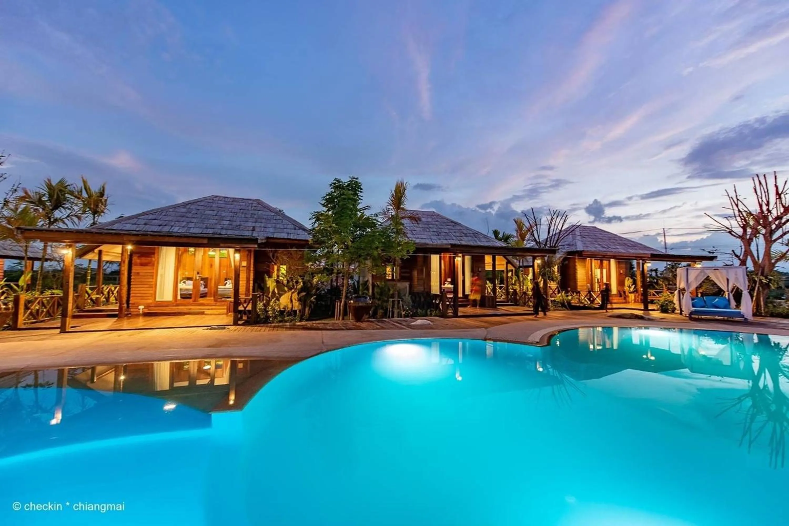 Swimming pool in Buffalo Island Resort