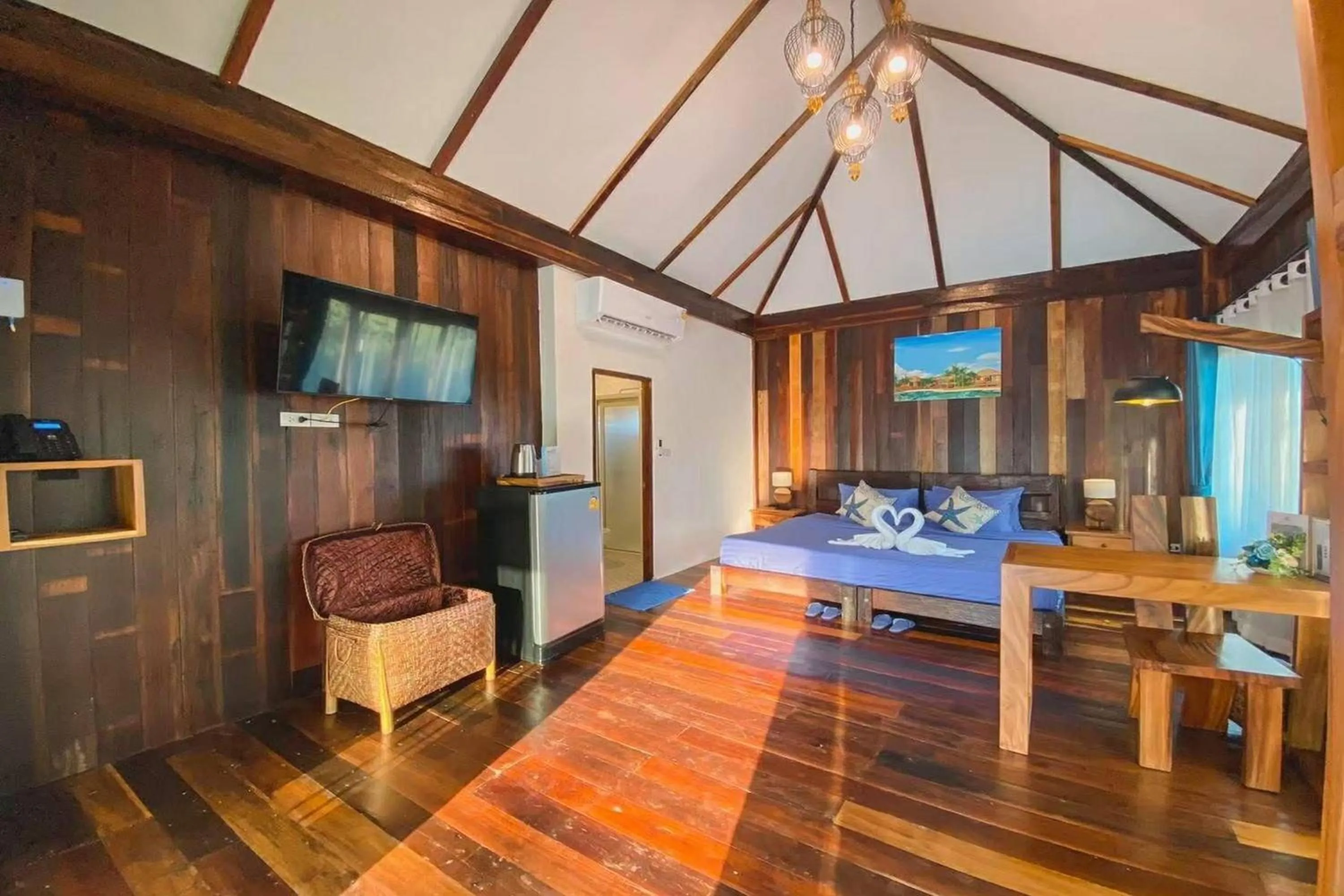 Photo of the whole room in Buffalo Island Resort