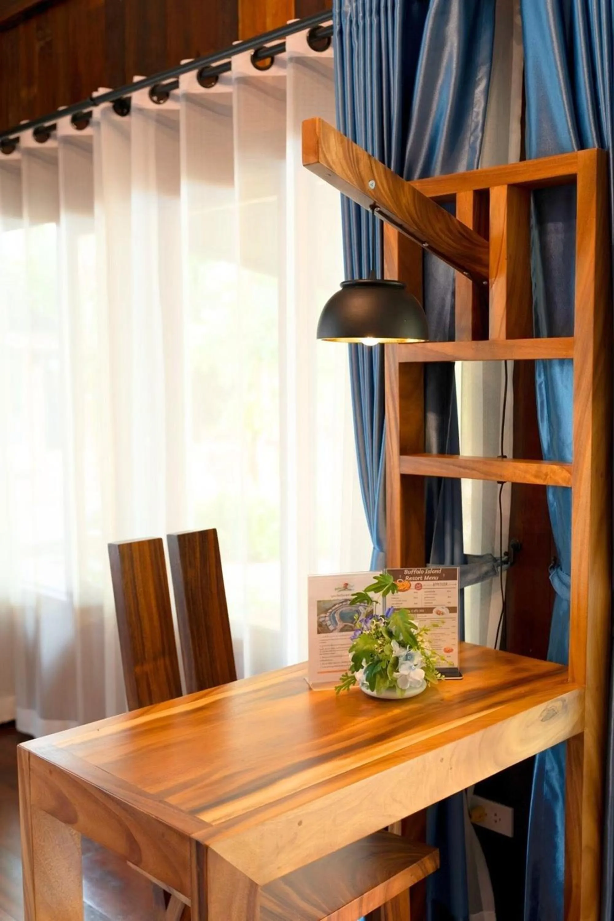 Dining area in Buffalo Island Resort