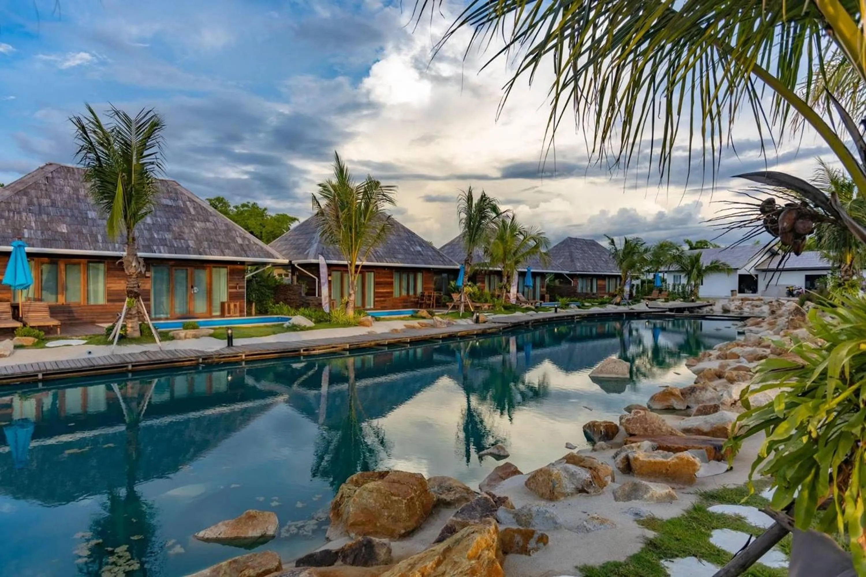 Property building in Buffalo Island Resort