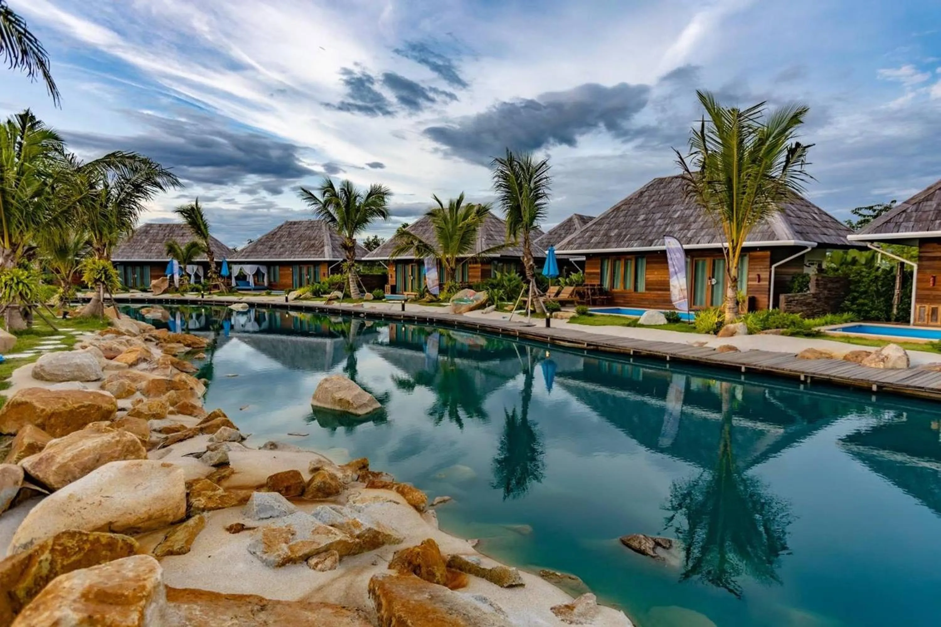 Swimming pool in Buffalo Island Resort