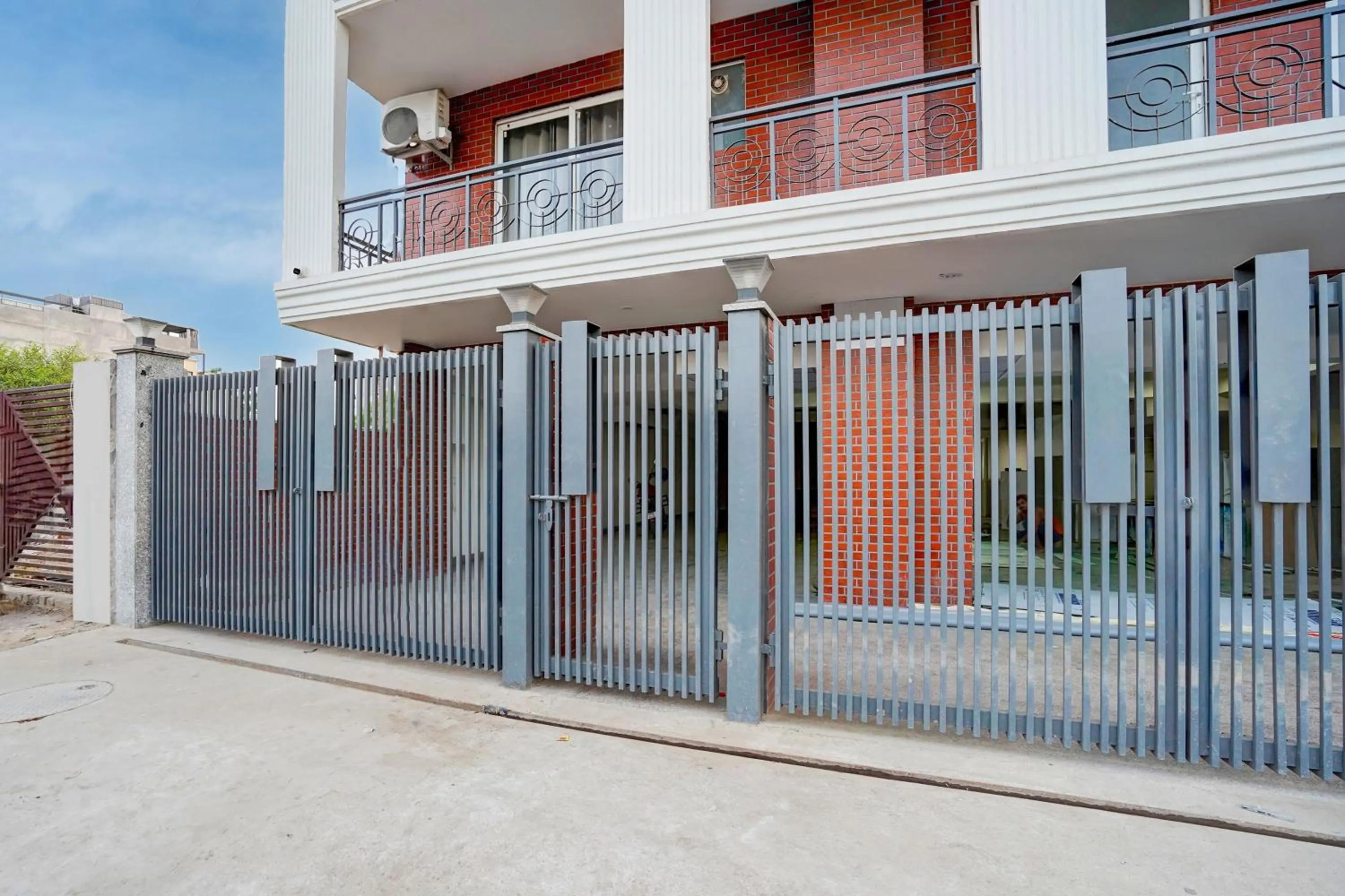 Facade/entrance in HOTEL RV HOMES