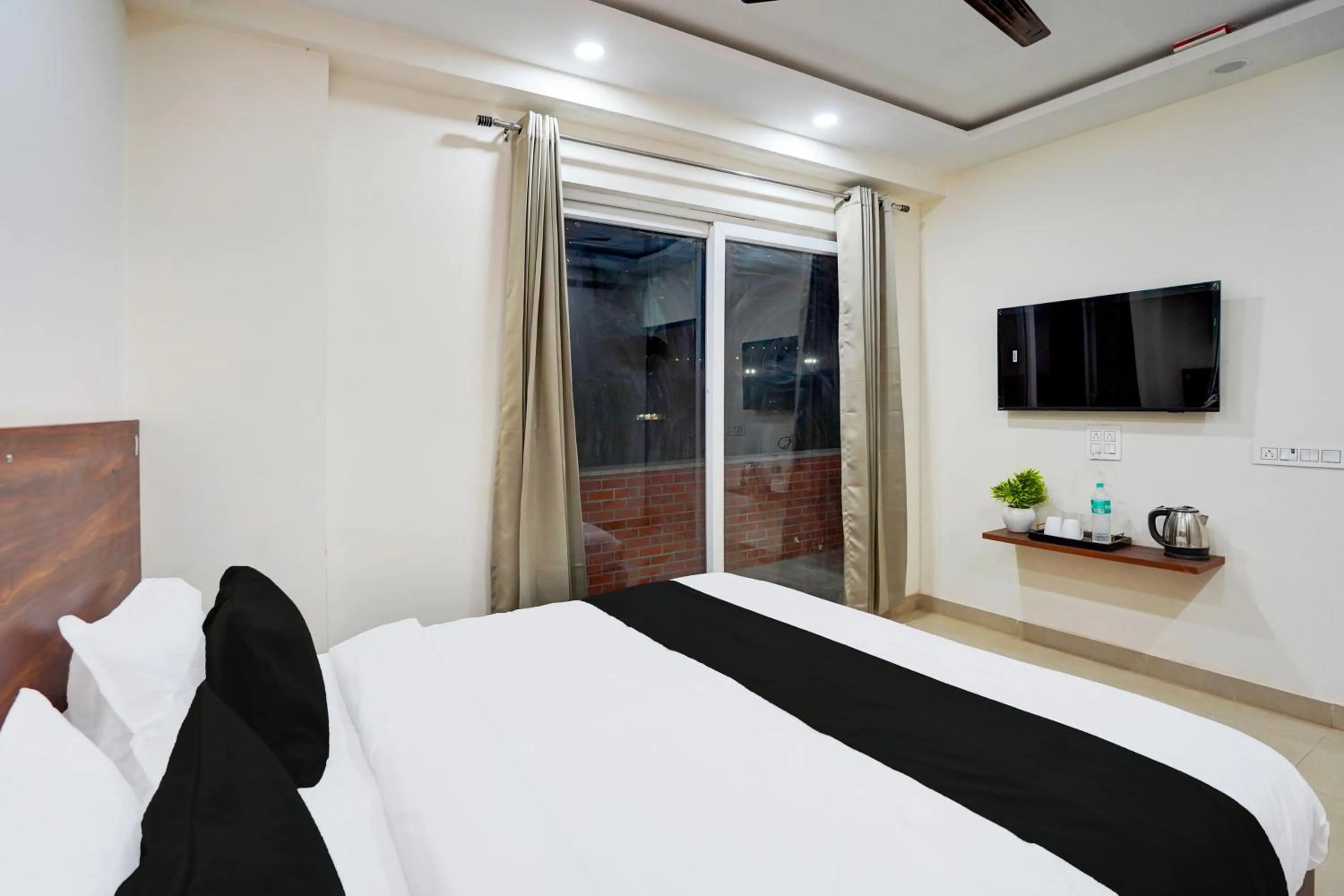 Bedroom, Bed in HOTEL O RV HOMES