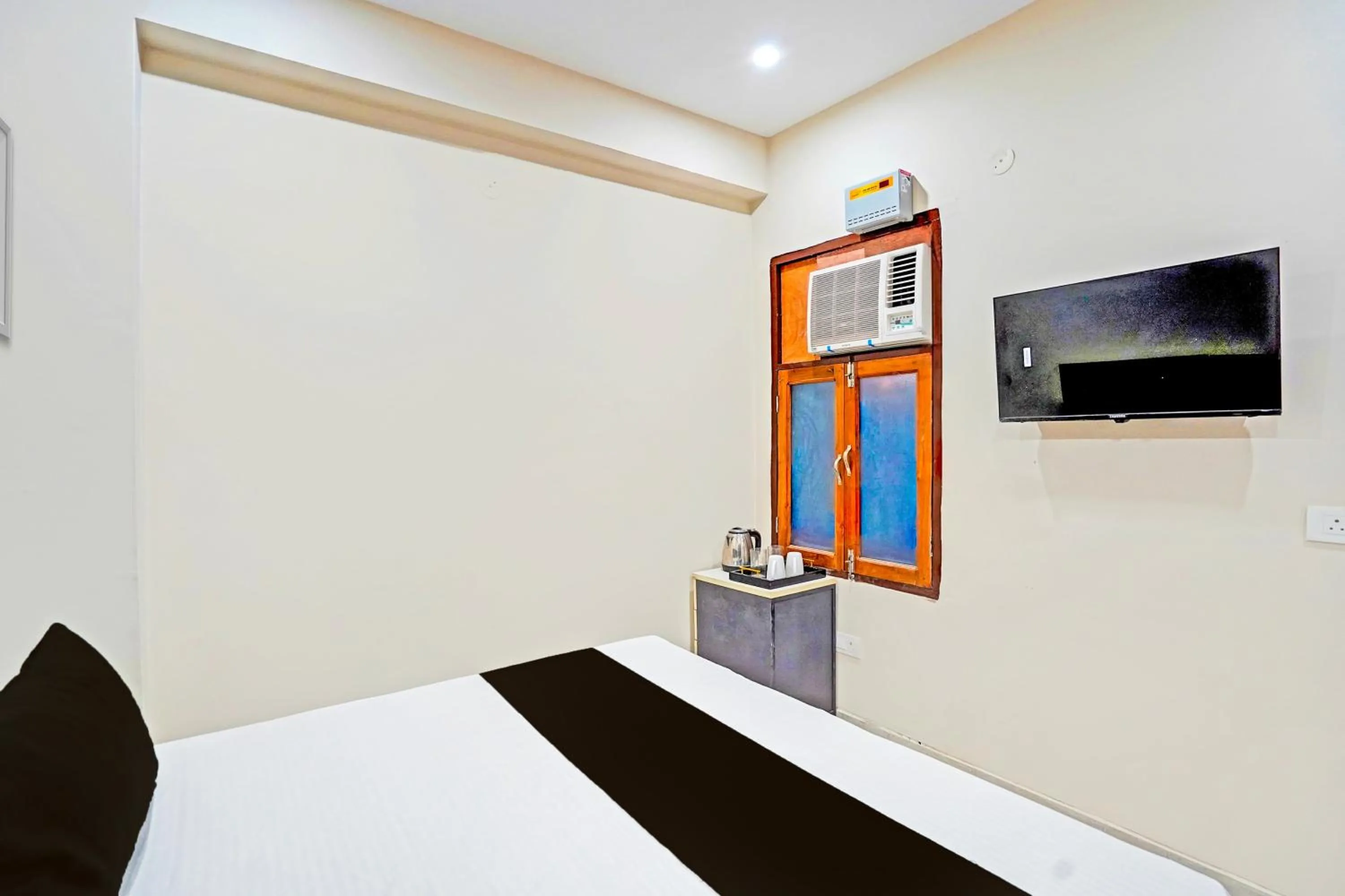 Bedroom, Bed in Super Hotel O Shree Jee Inn Guest House