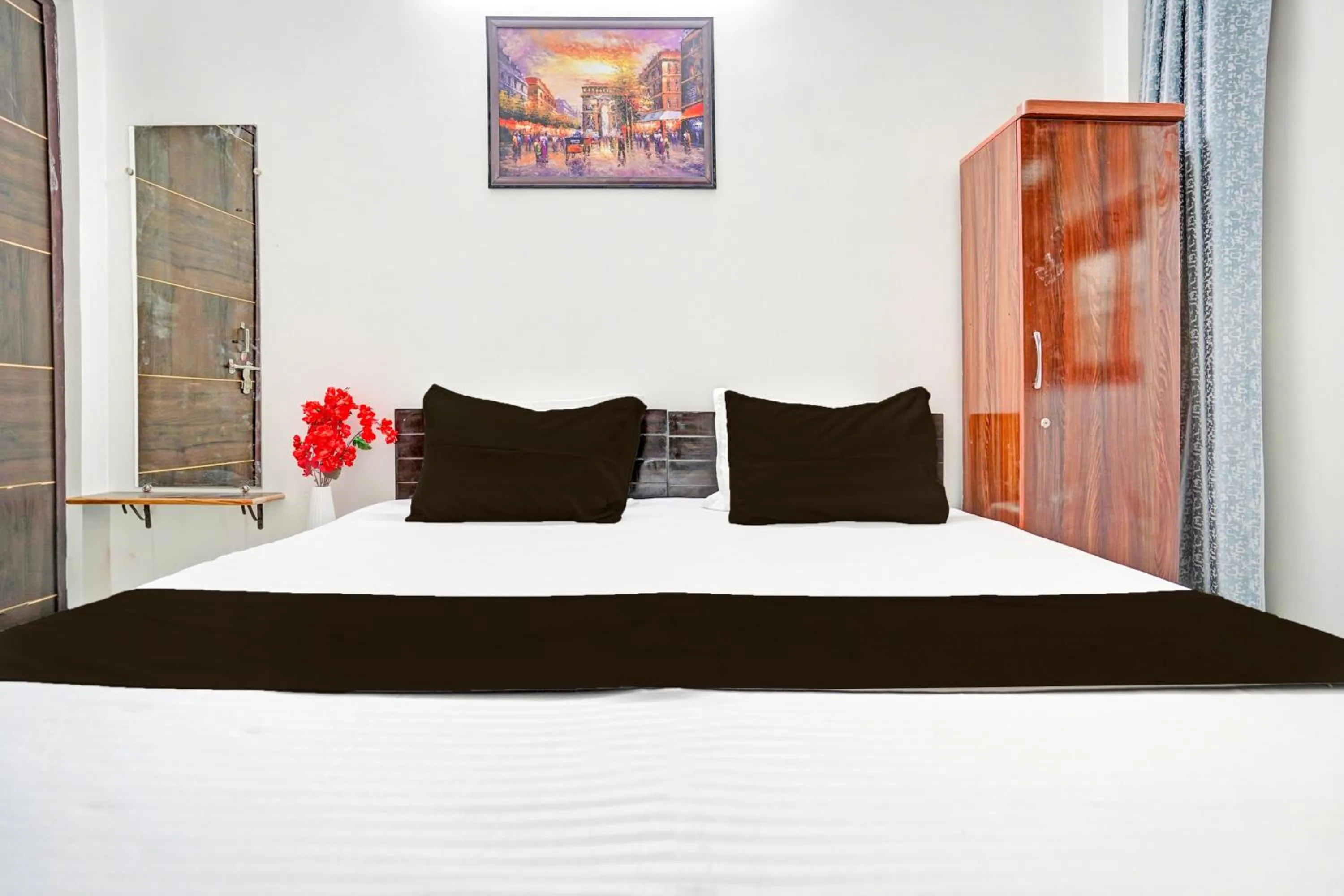 Bedroom, Bed in Hotel O Rooftop Castle