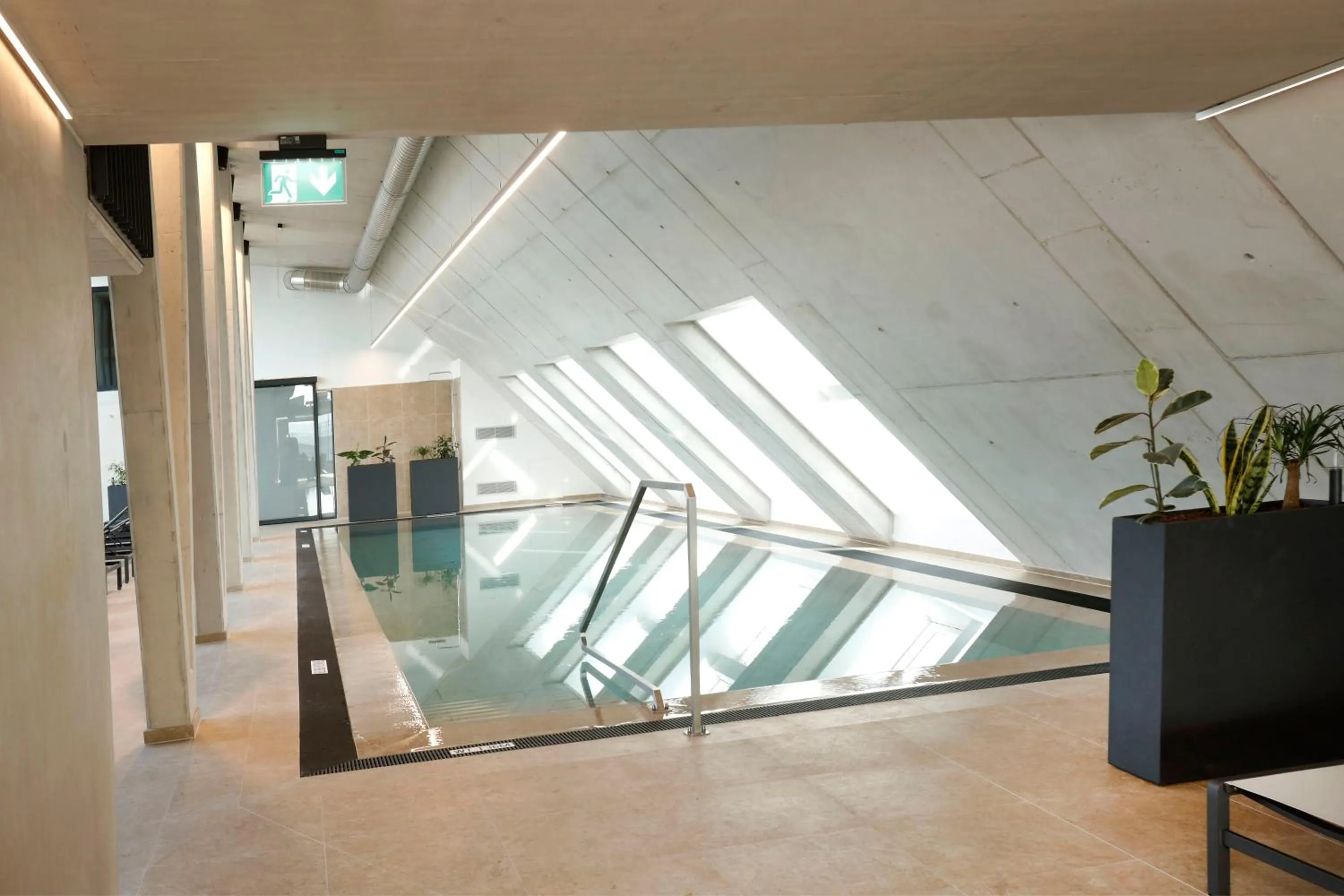 Pool view in Hotel im Zentrum für Visionen