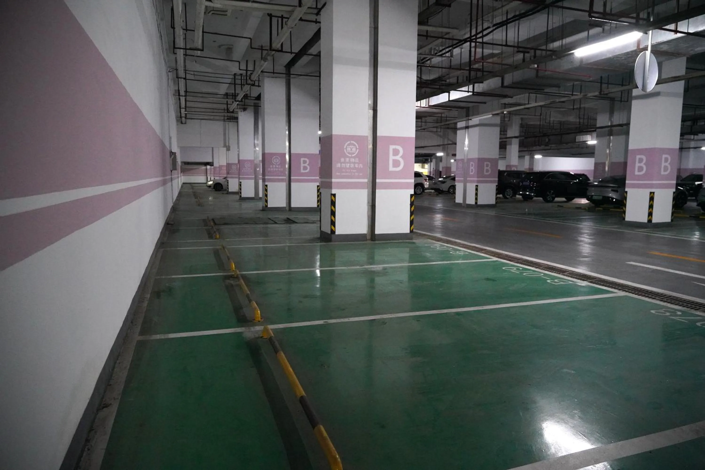 Parking in Wanda Yi Yangzhou