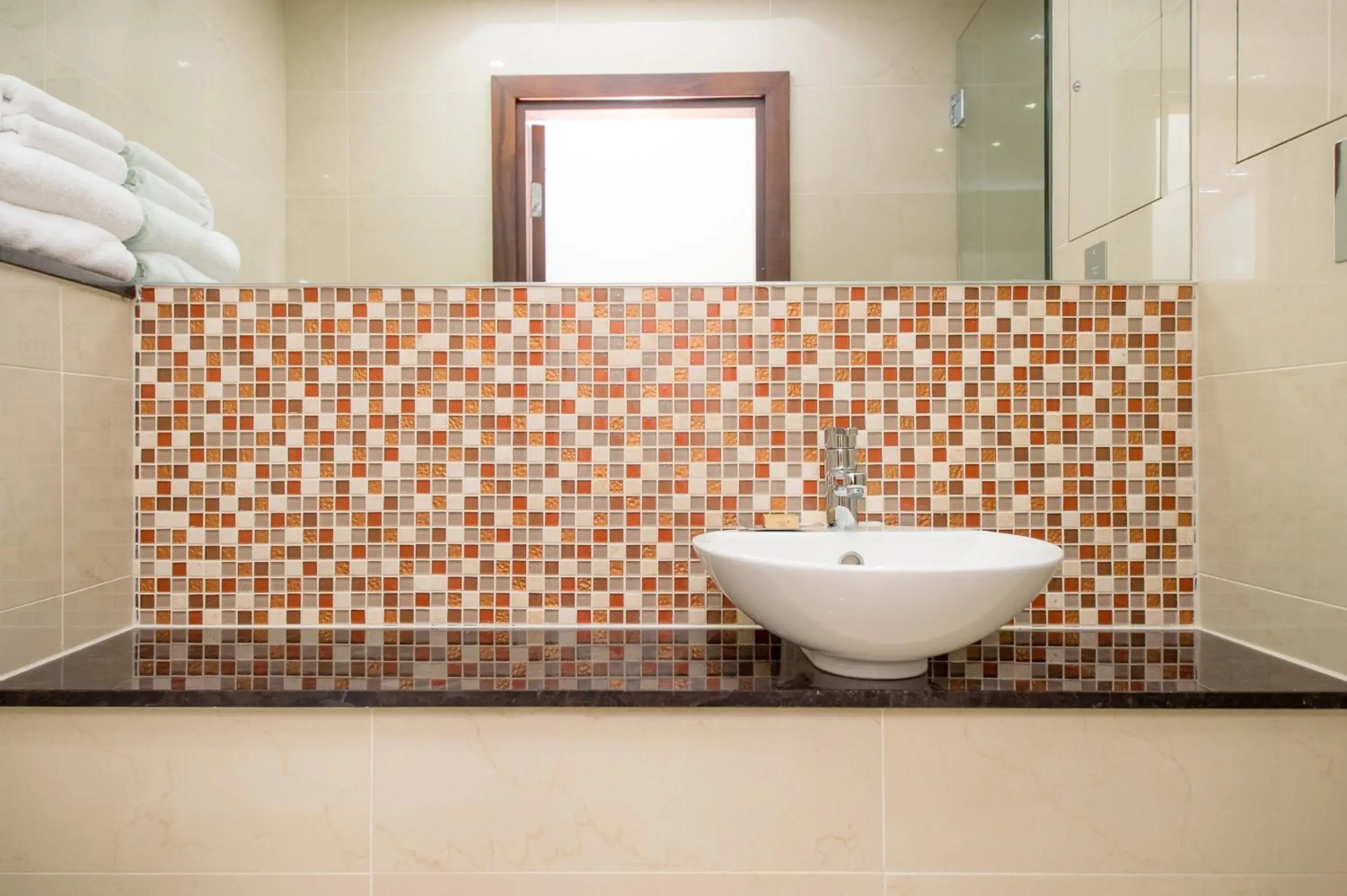 Queen Room in DoubleTree by Hilton Hotel London - Marble Arch Queen Room in DoubleTree by Hilton Hotel London - Marble Arch