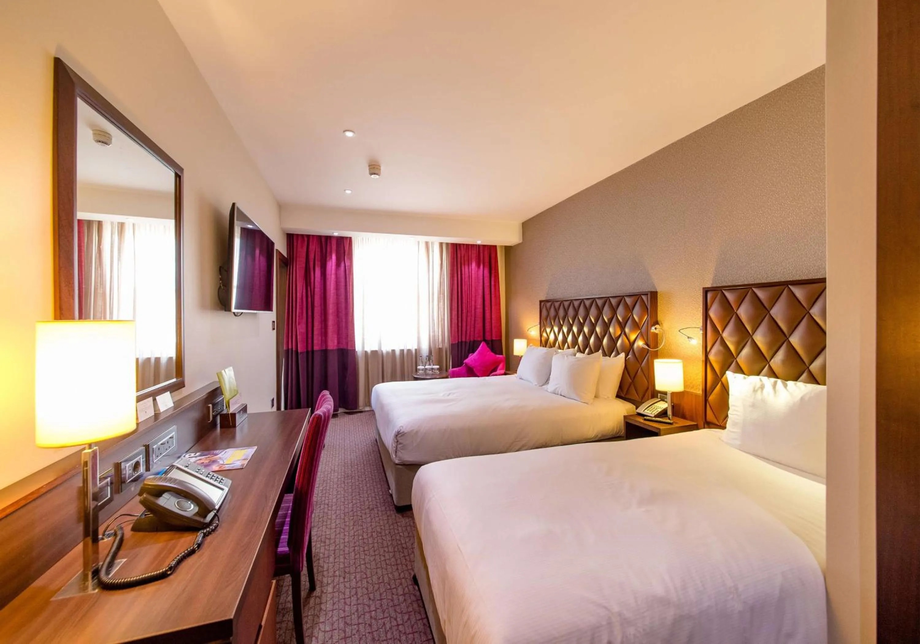 Bedroom, Bed in DoubleTree by Hilton Hotel London - Marble Arch