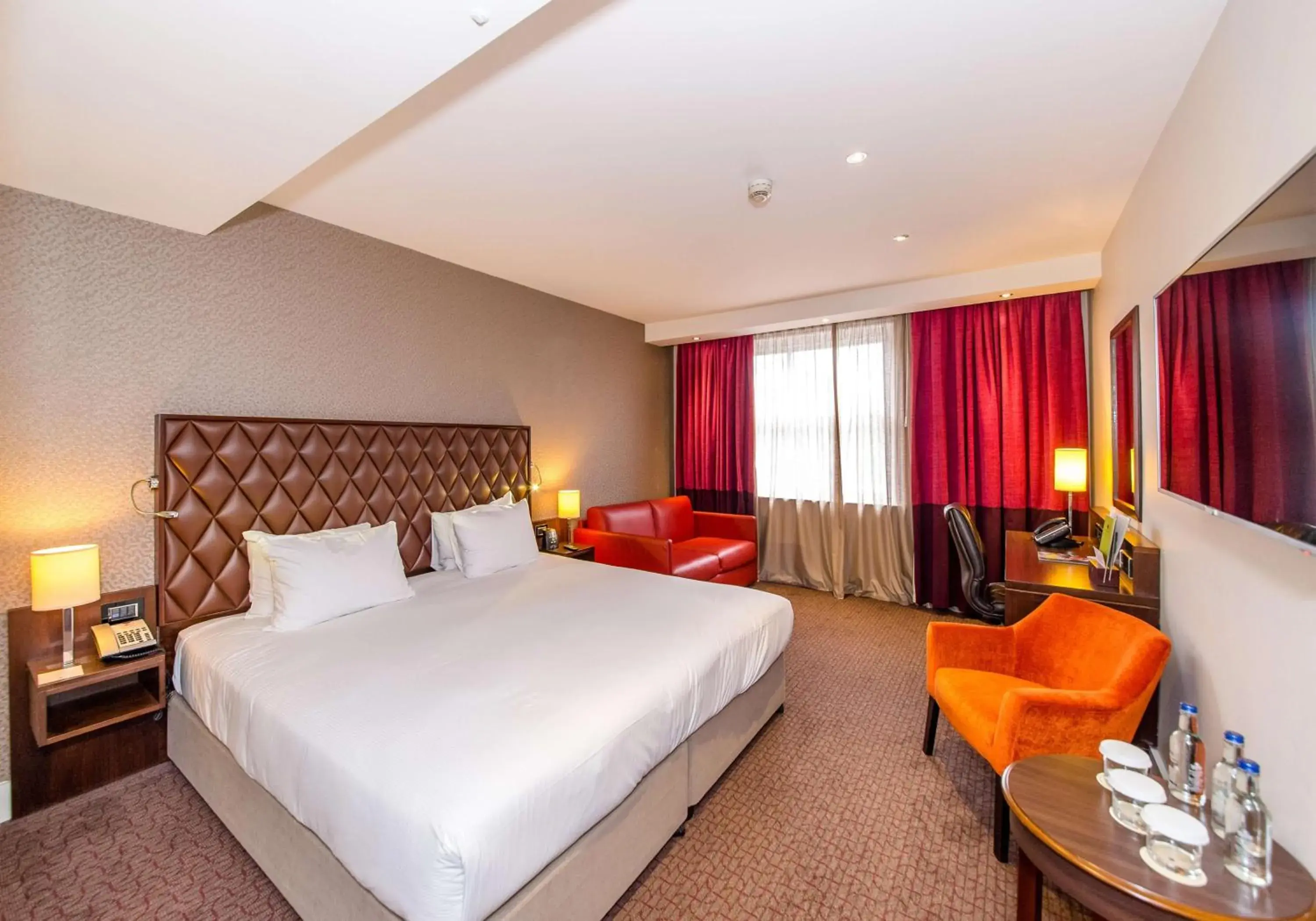 Deluxe King Room in DoubleTree by Hilton Hotel London - Marble Arch Deluxe King Room in DoubleTree by Hilton Hotel London - Marble Arch