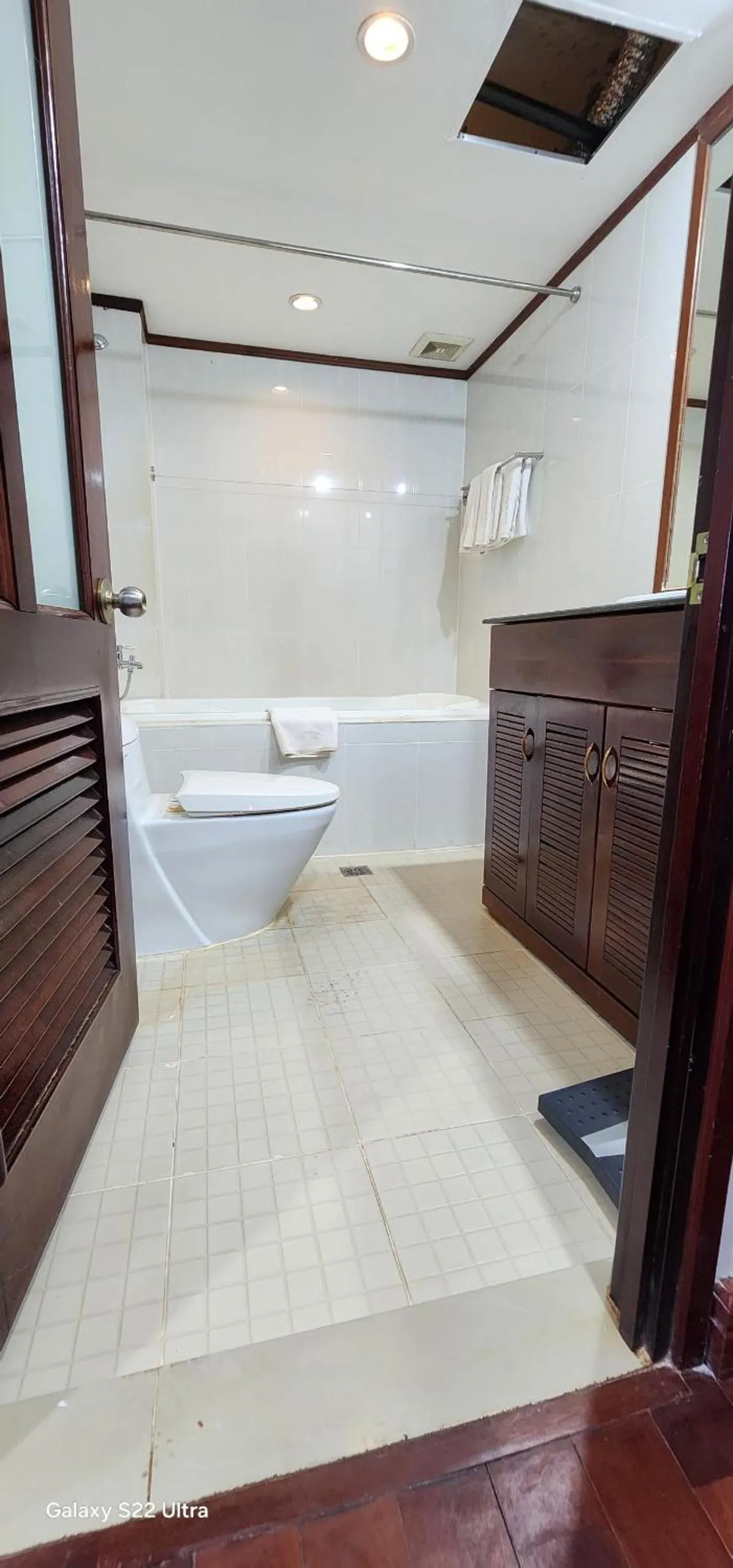 Bath in EG Paradise Angkor Villa Hotel