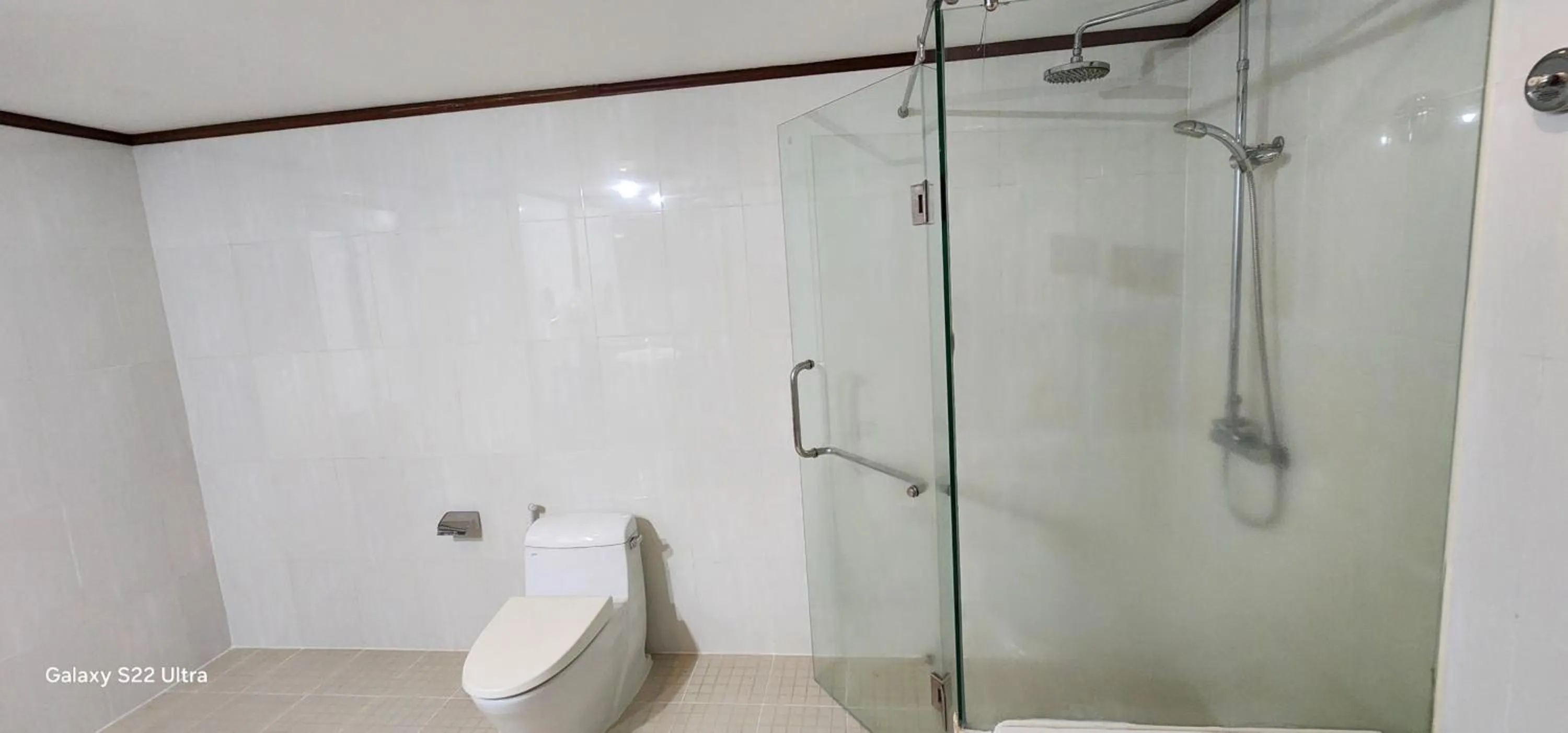 Bathroom in EG Paradise Angkor Villa Hotel