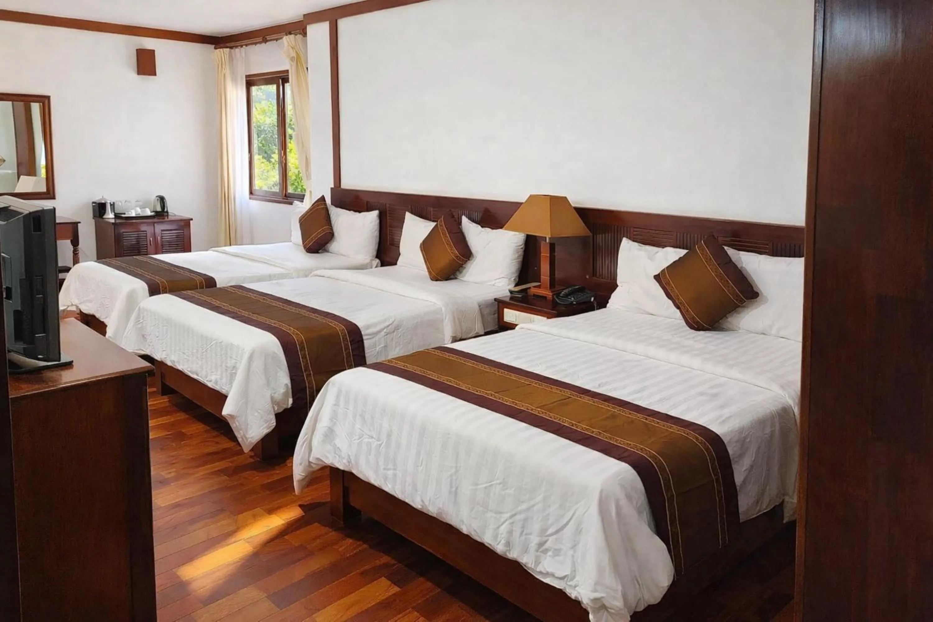 Photo of the whole room, Bed in EG Paradise Angkor Villa Hotel