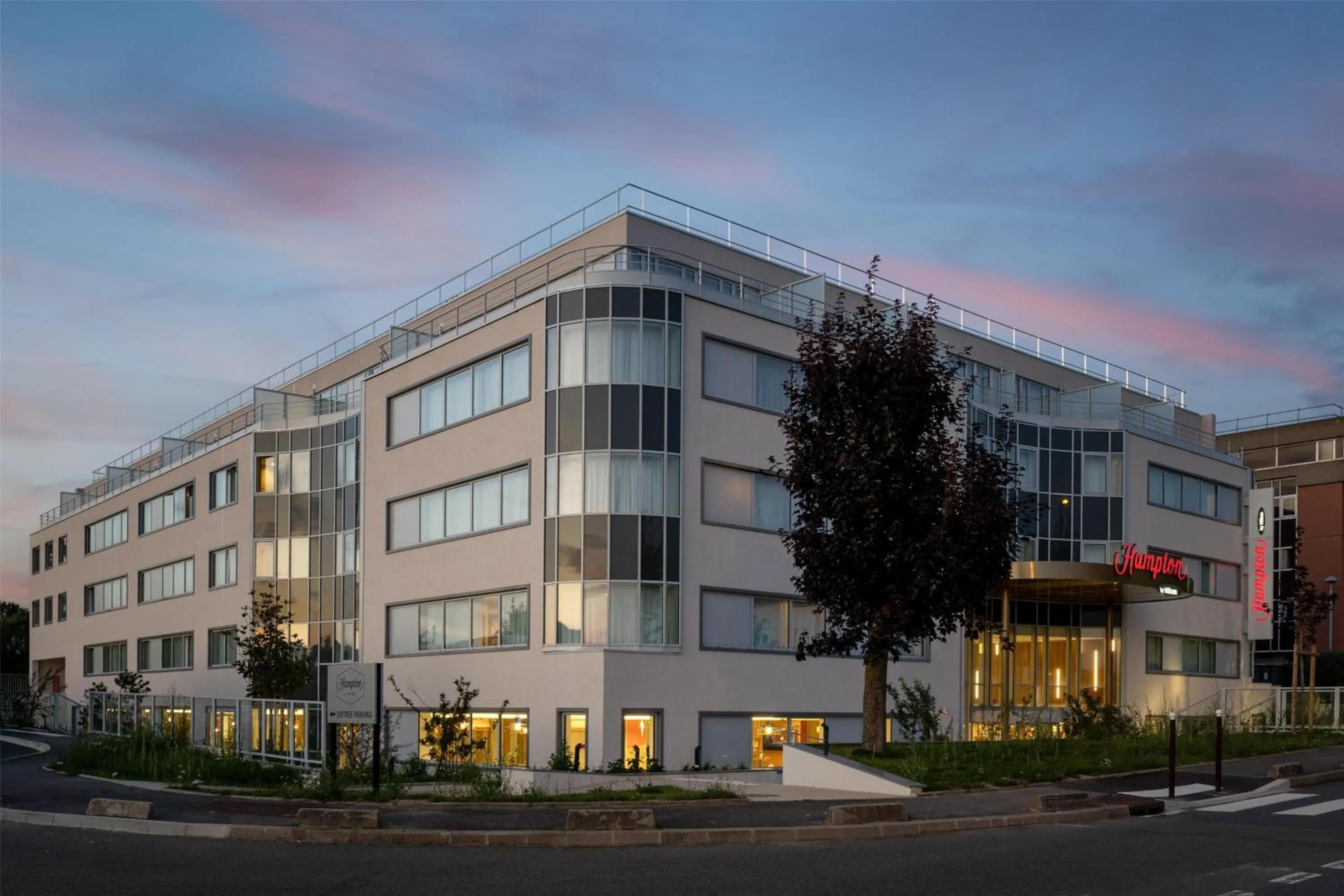 Property building in Hampton By Hilton Paris Charles De Gaulle Airport