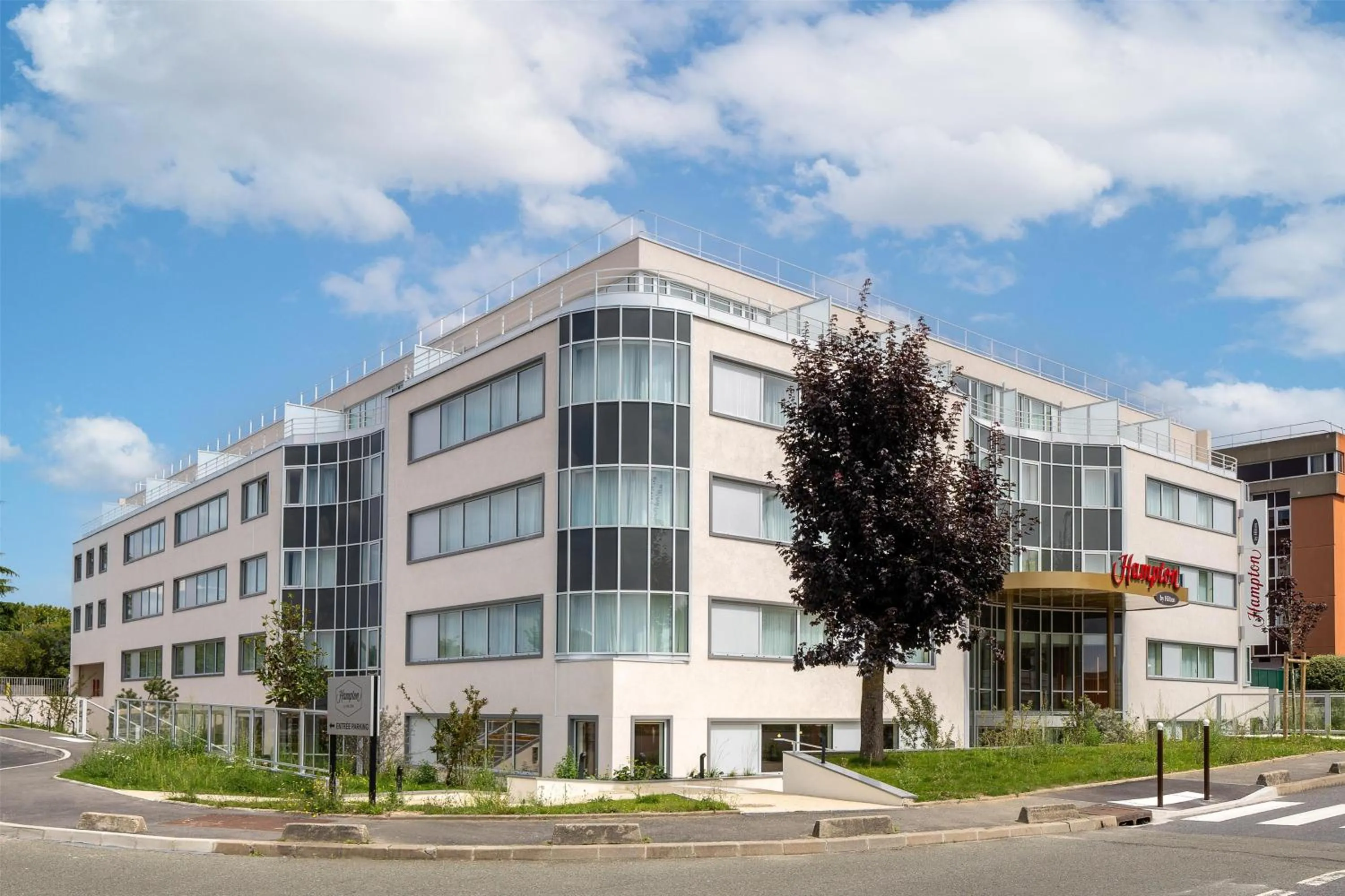 Property building in Hampton By Hilton Paris Charles De Gaulle Airport