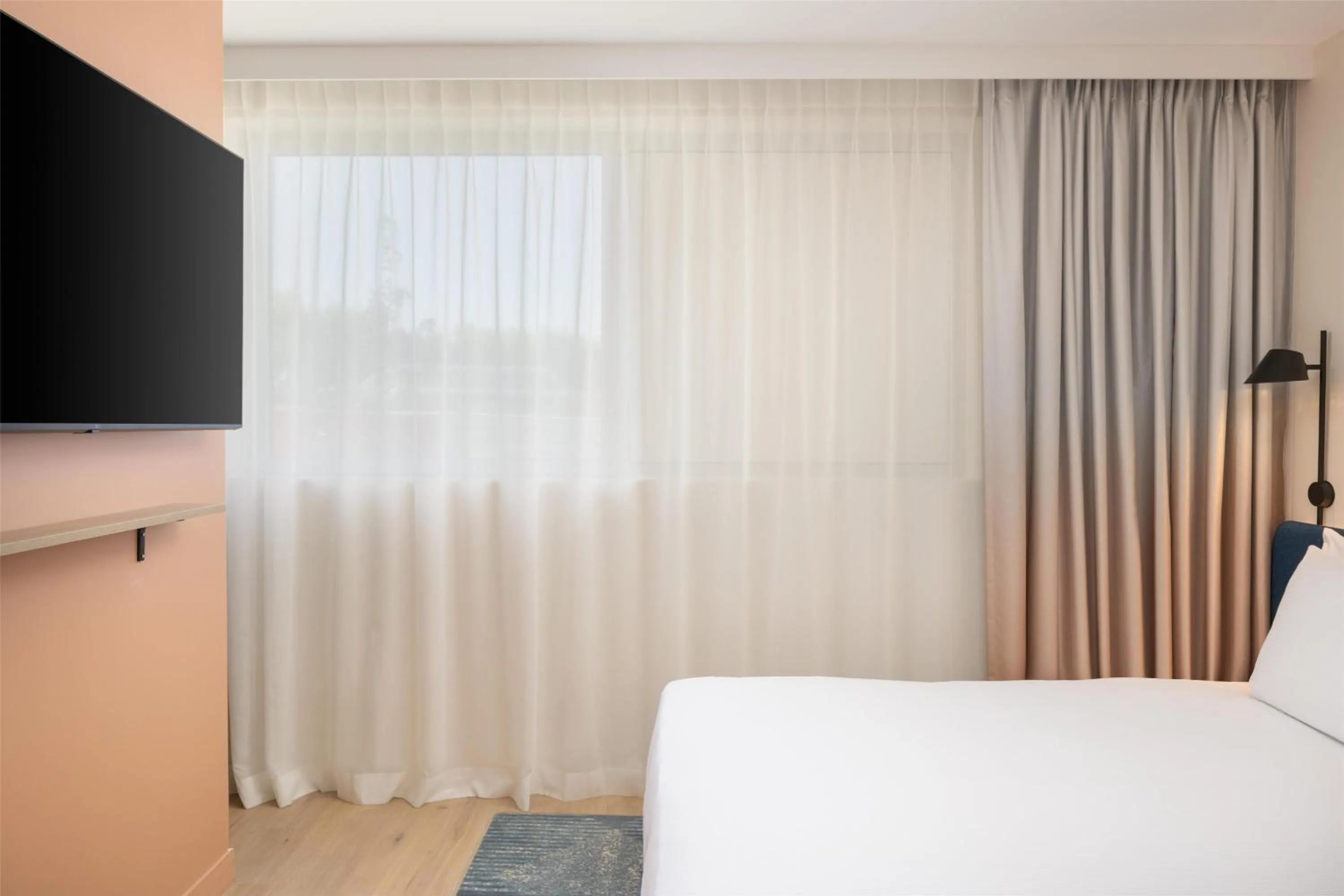 Bed in Hampton By Hilton Paris Charles De Gaulle Airport