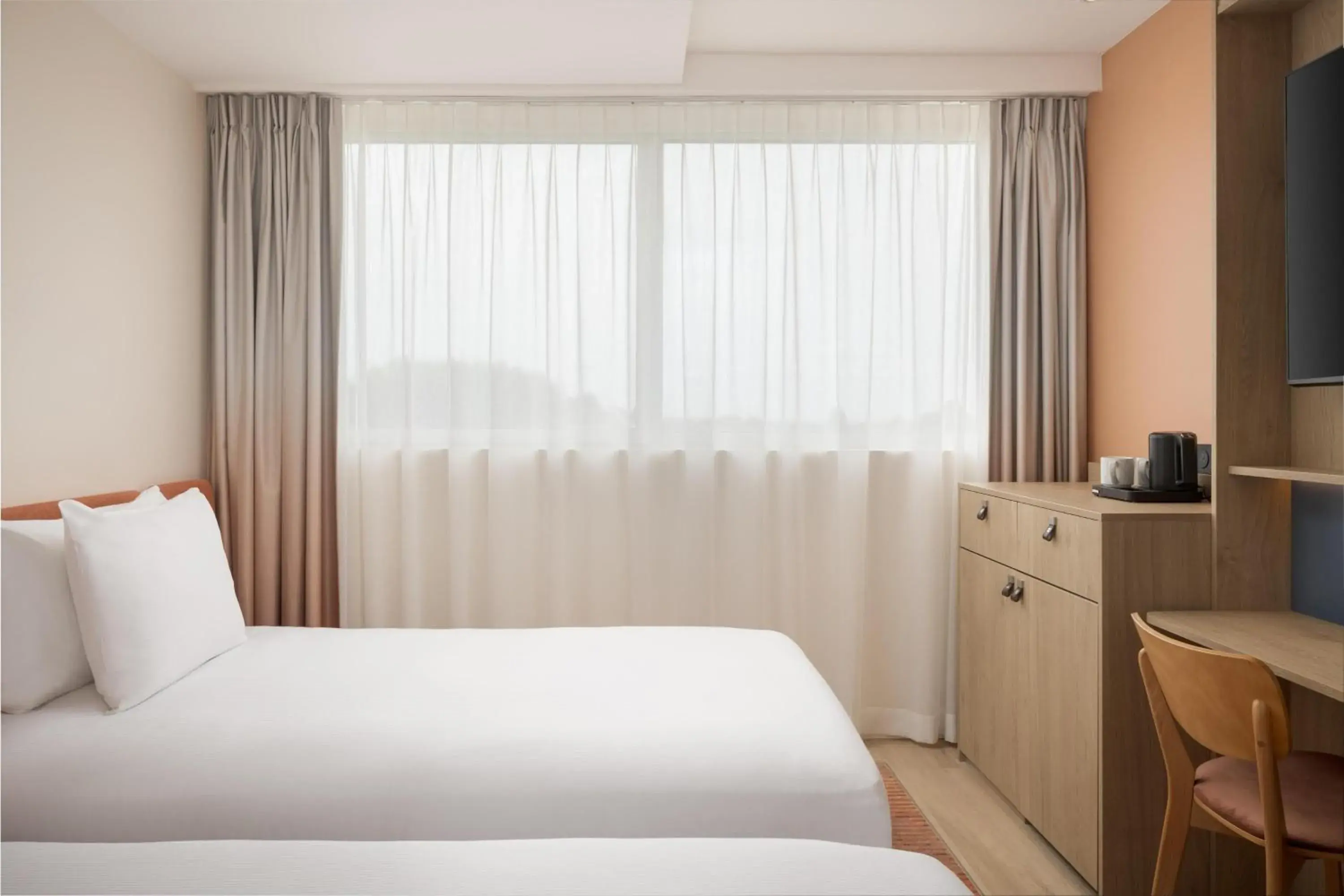 Twin Room in Hampton By Hilton Paris Charles De Gaulle Airport Twin Room in Hampton By Hilton Paris Charles De Gaulle Airport