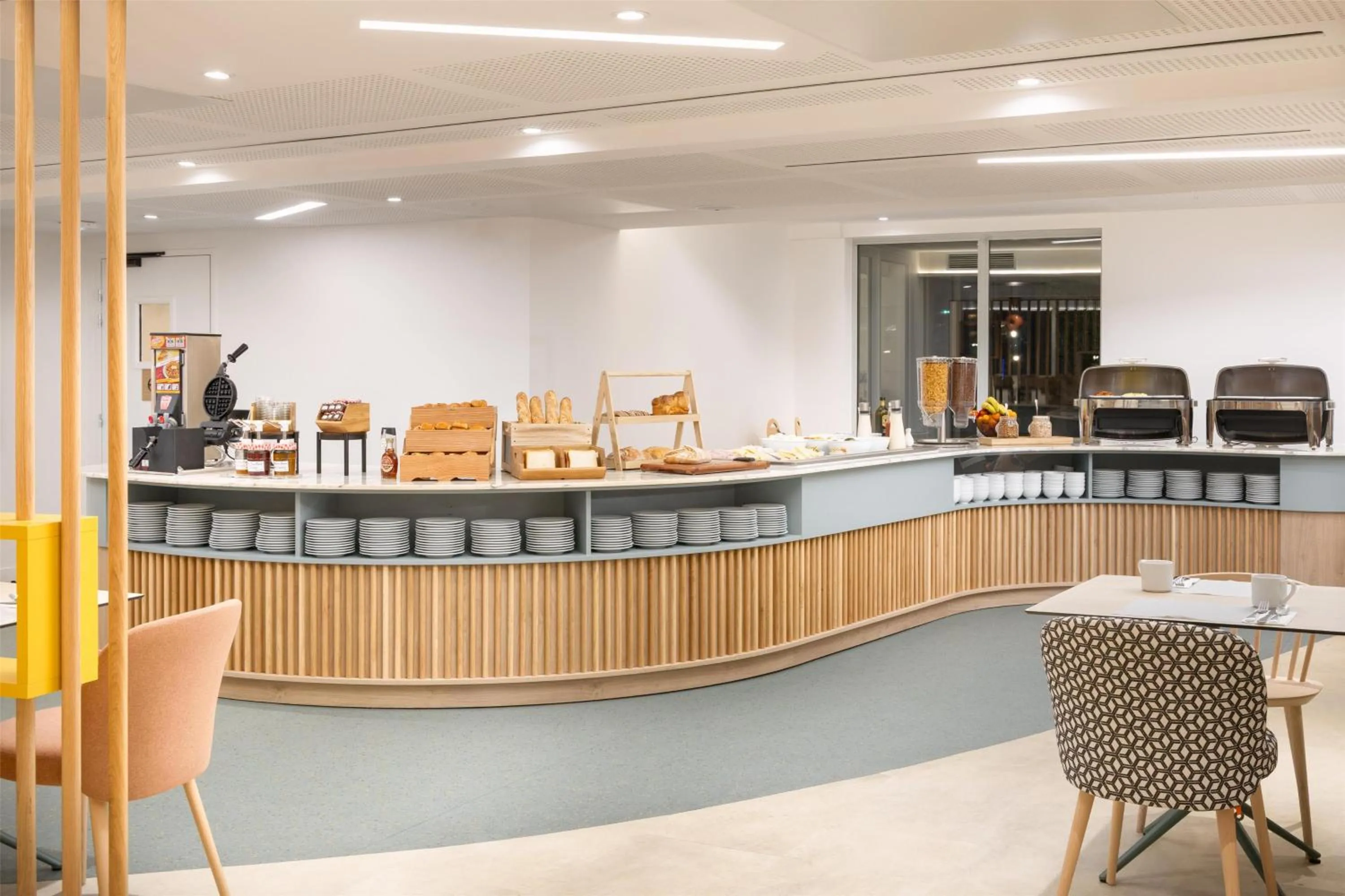 Breakfast in Hampton By Hilton Paris Charles De Gaulle Airport