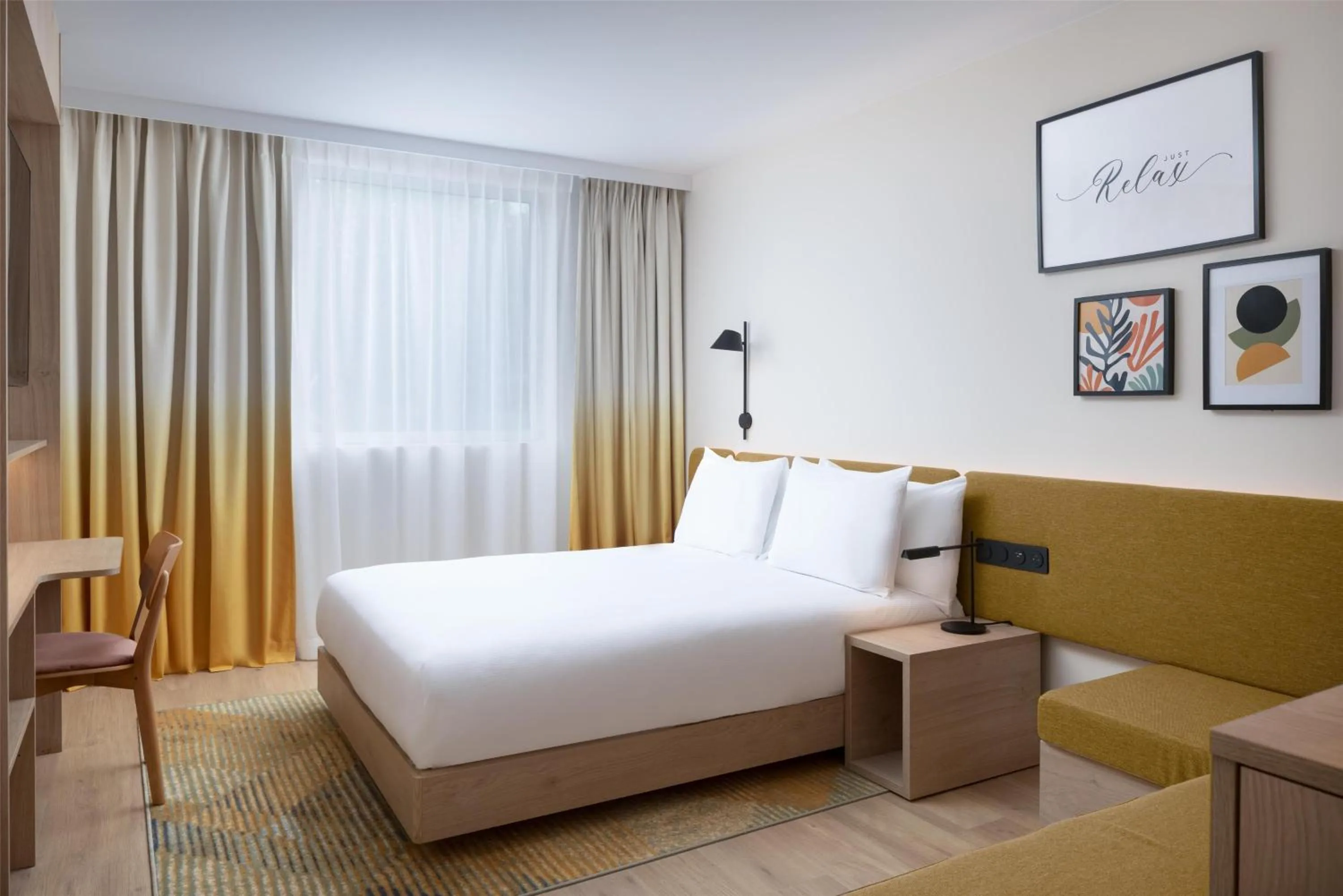 Bed in Hampton By Hilton Paris Charles De Gaulle Airport