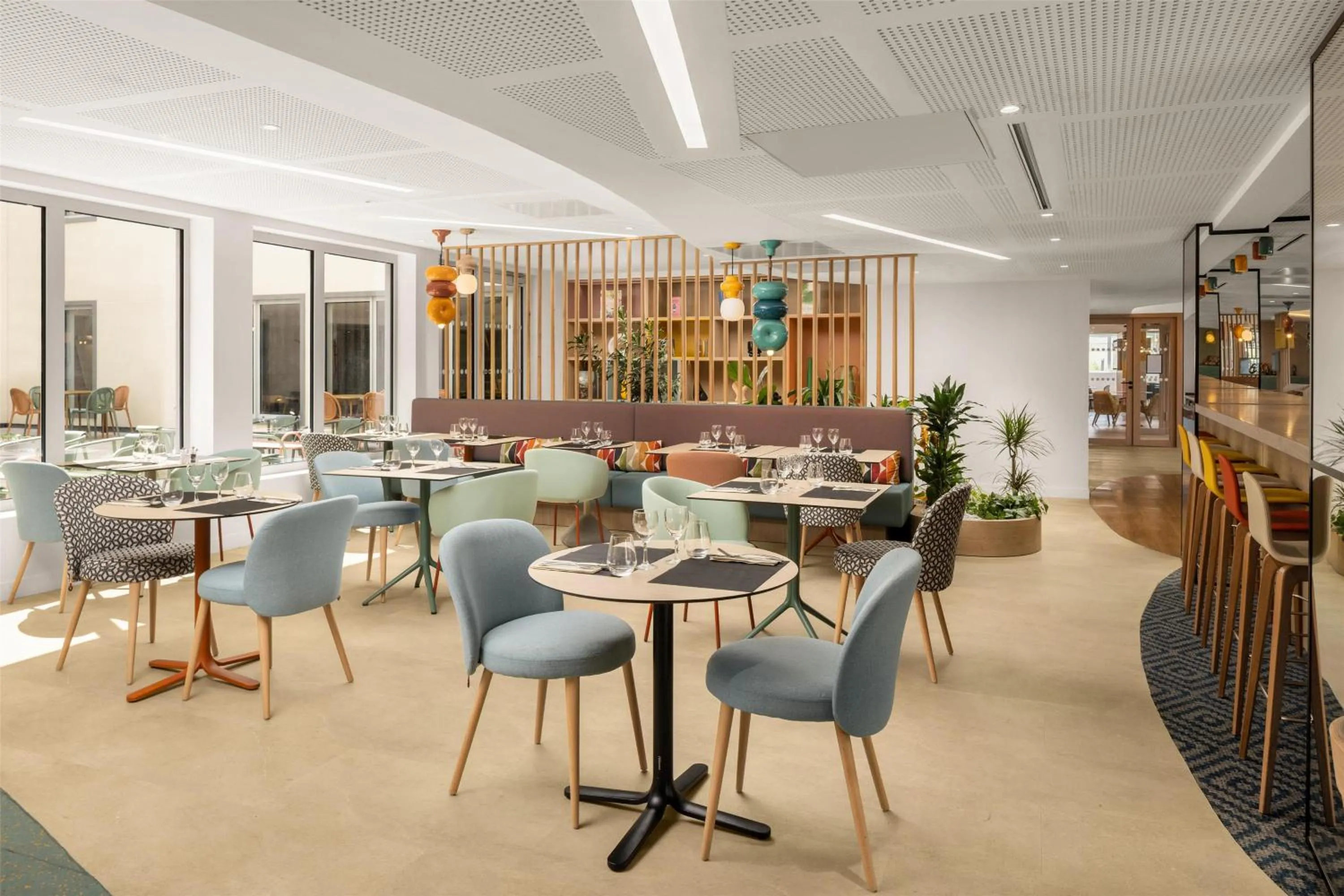 Restaurant/places to eat in Hampton By Hilton Paris Charles De Gaulle Airport