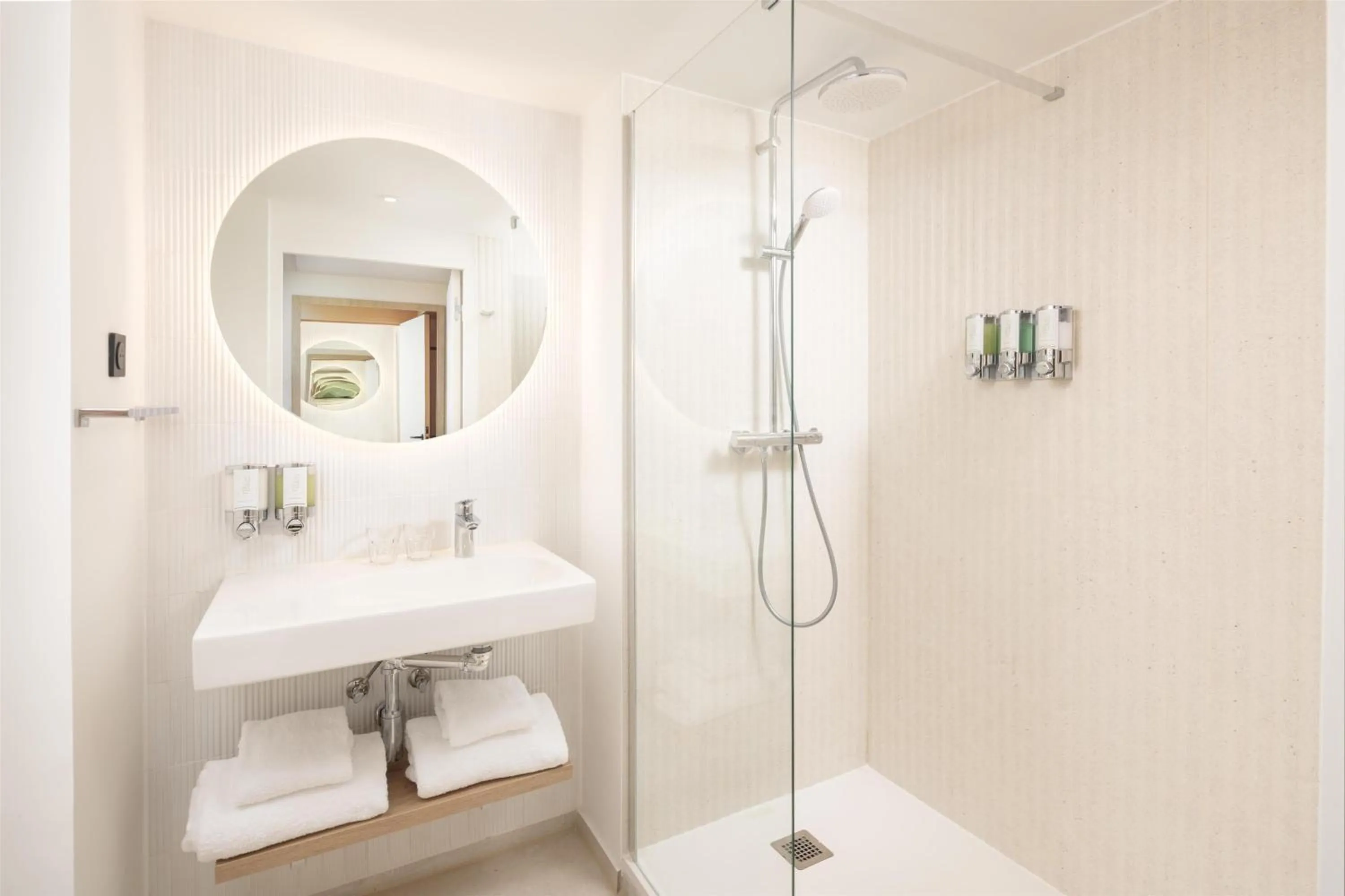 Bathroom in Hampton By Hilton Paris Charles De Gaulle Airport