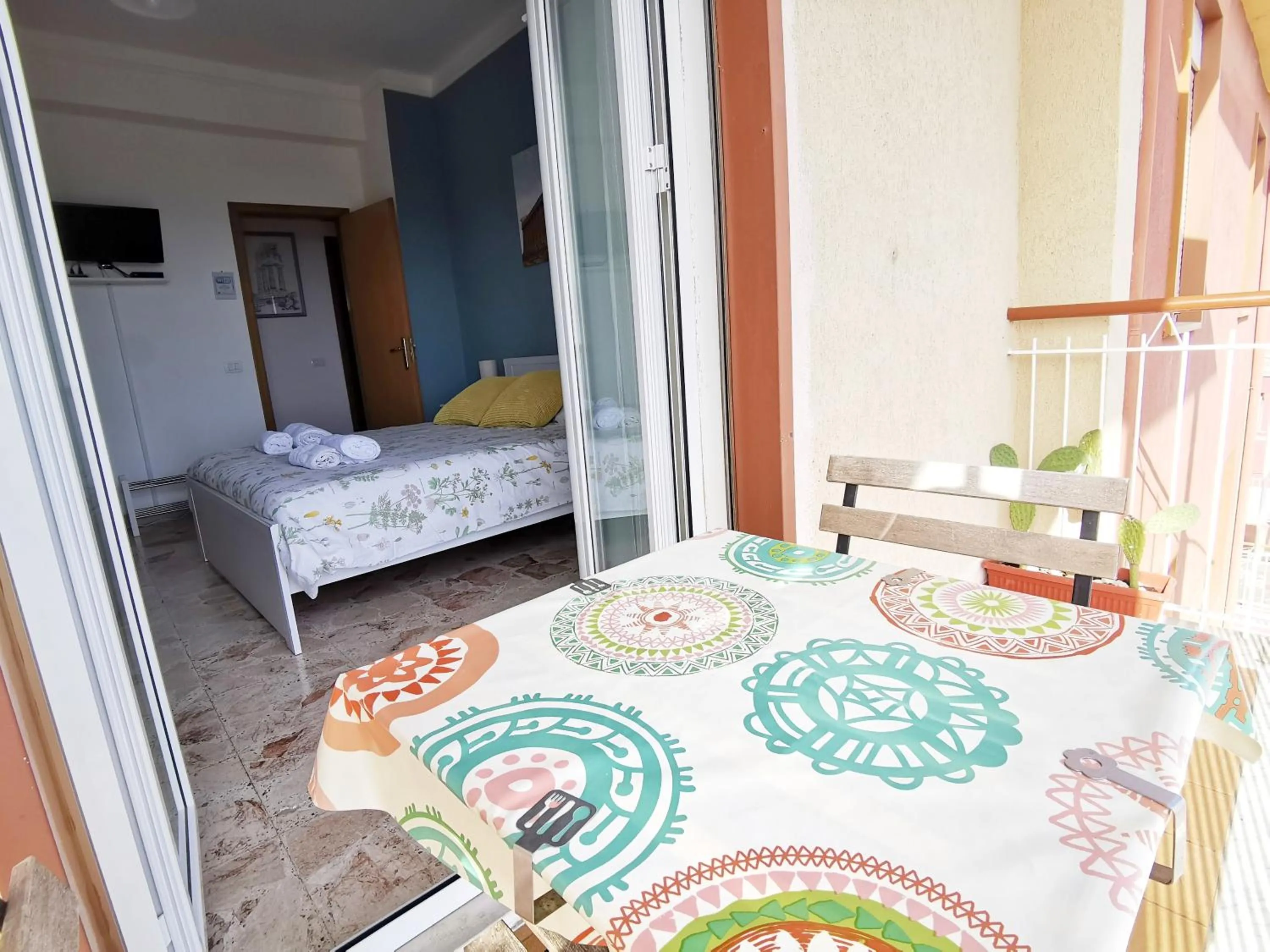 View (from property/room), Bed in B&B MiraValle Agrigento