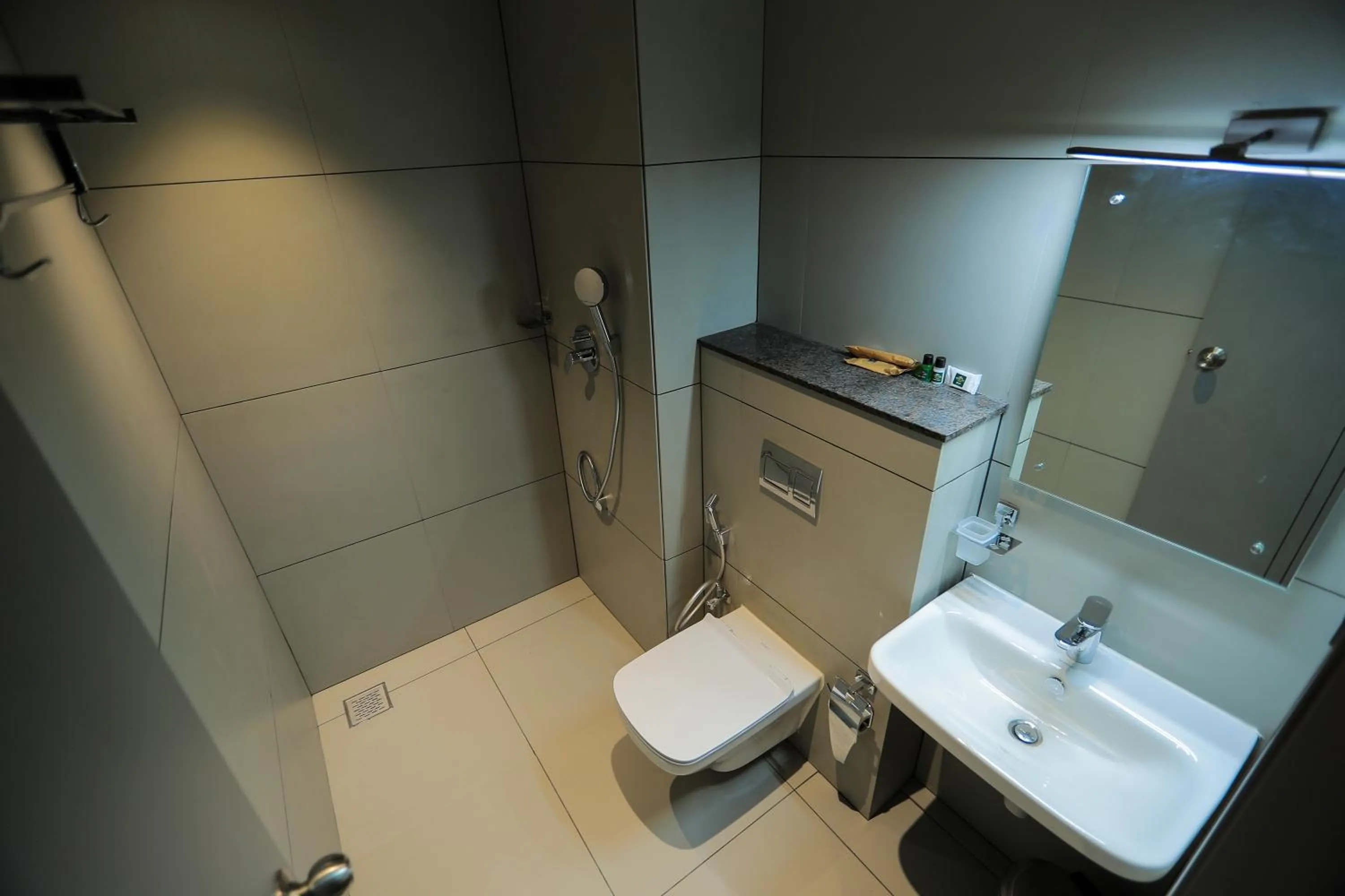 Shower in Mount Land