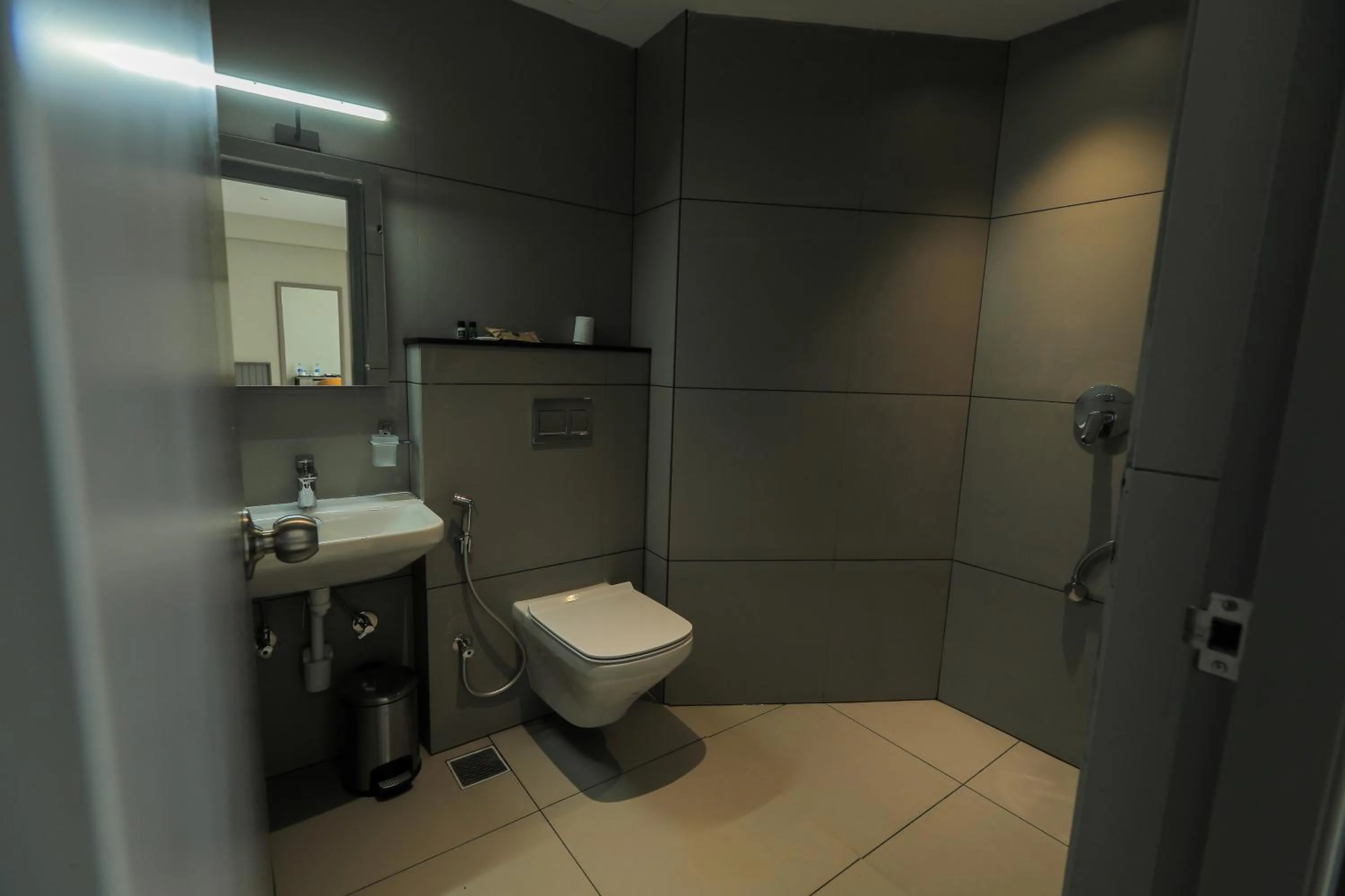 Shower in Mount Land