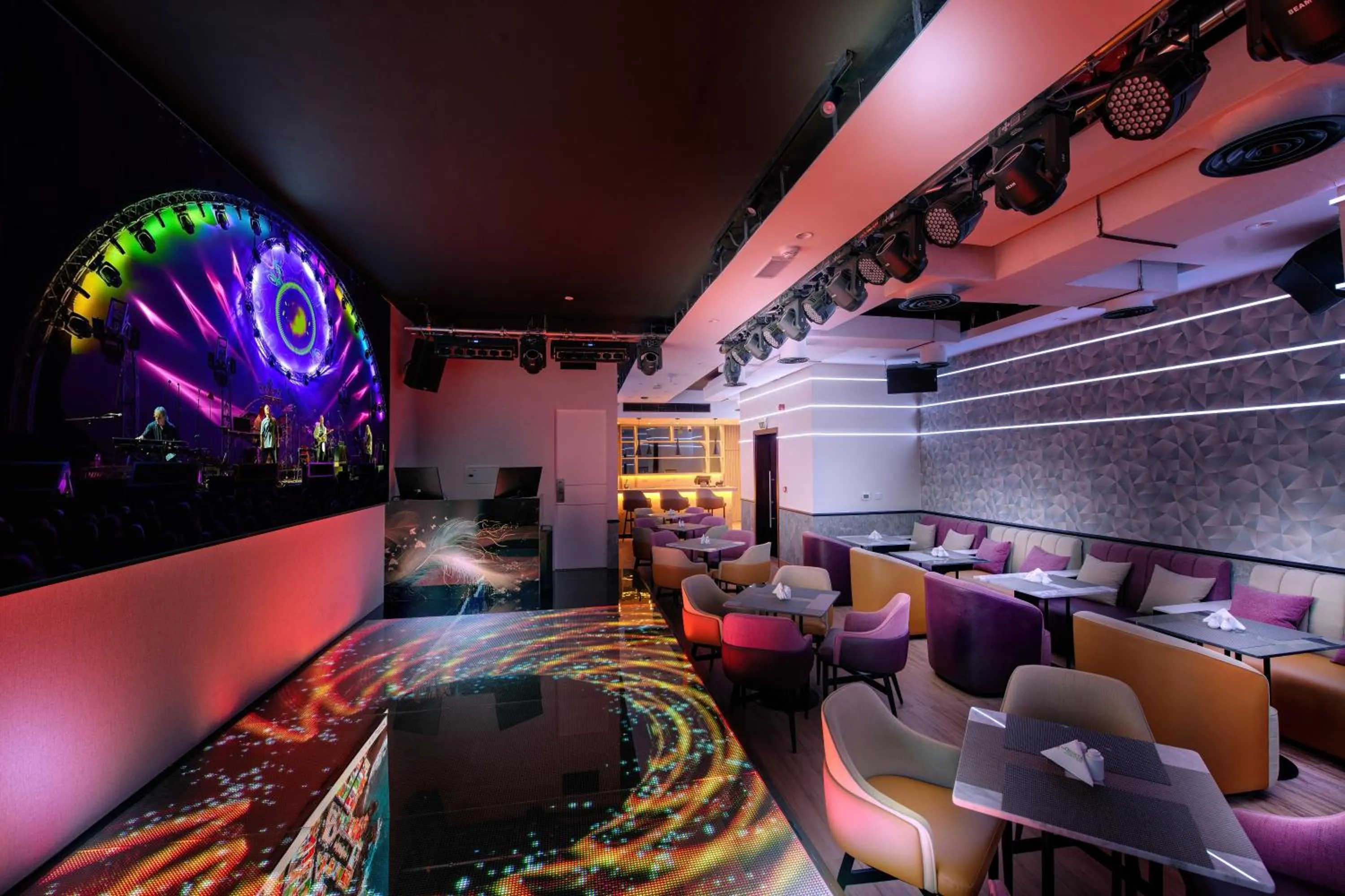 Nightclub / DJ in La Quinta by Wyndham Abu Dhabi Al Wahda