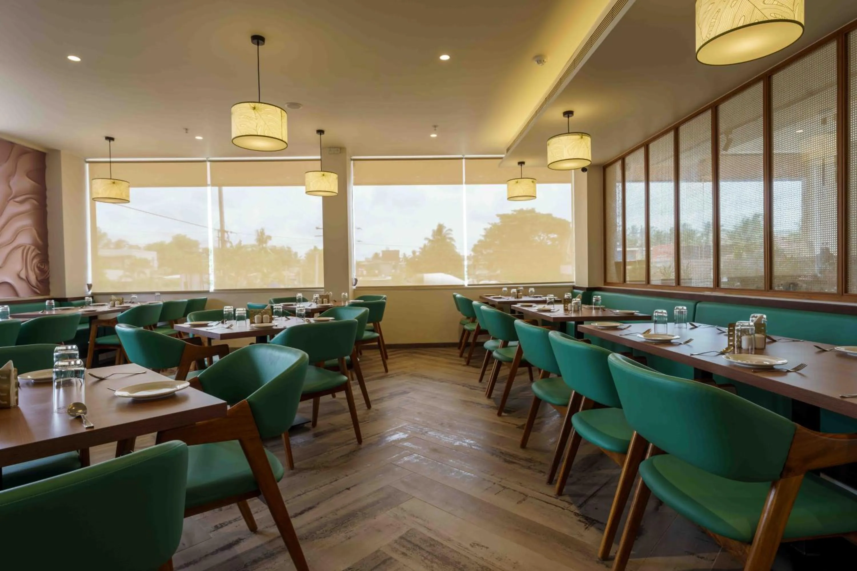 Restaurant/places to eat in O'NEST Elite