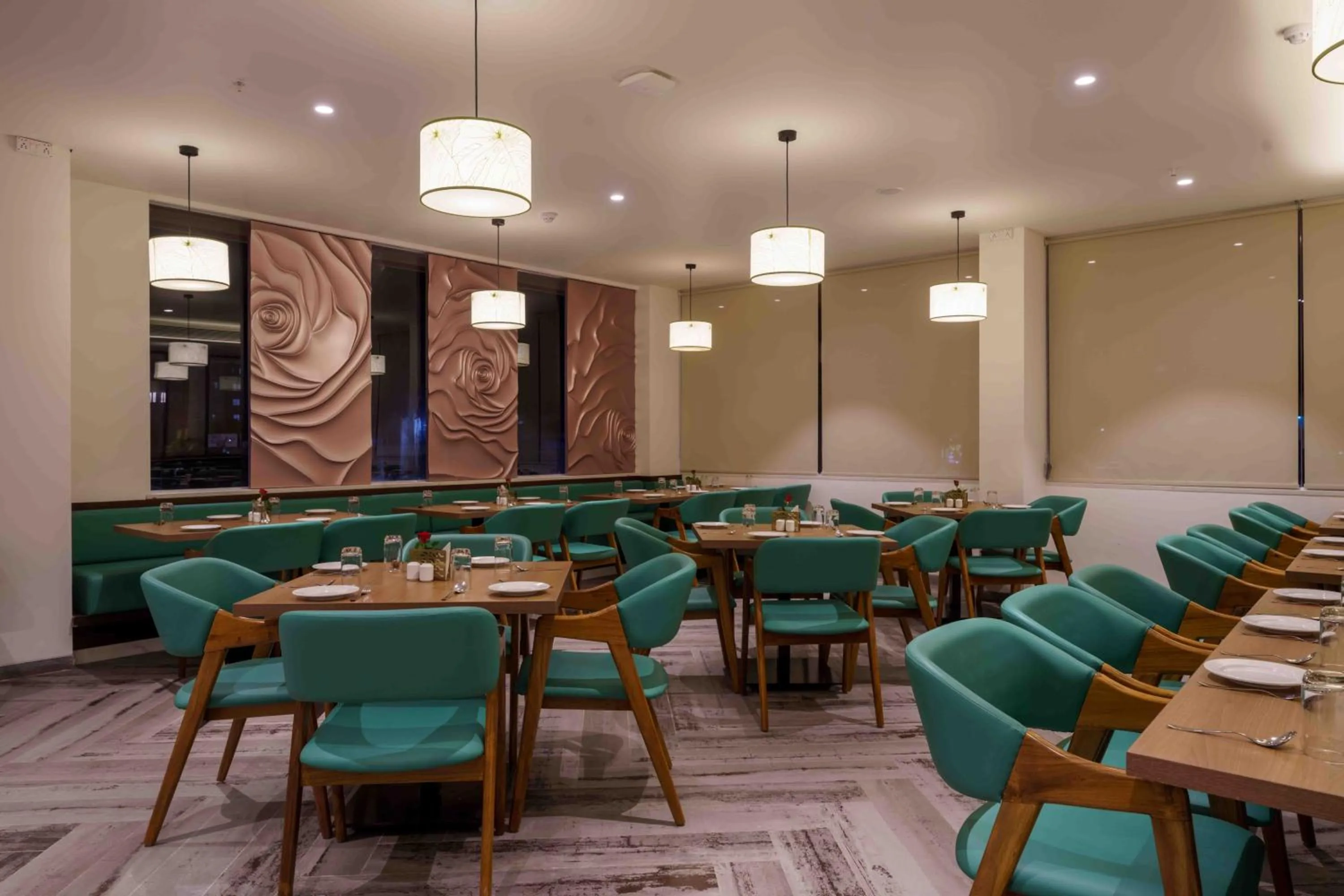 Restaurant/places to eat in O'NEST Elite