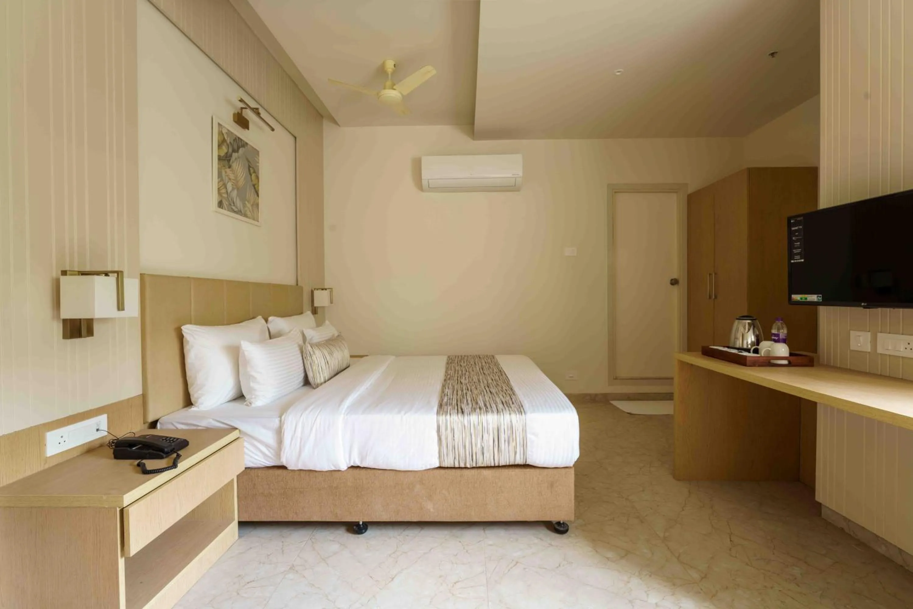 Photo of the whole room, Bed in O'NEST Elite