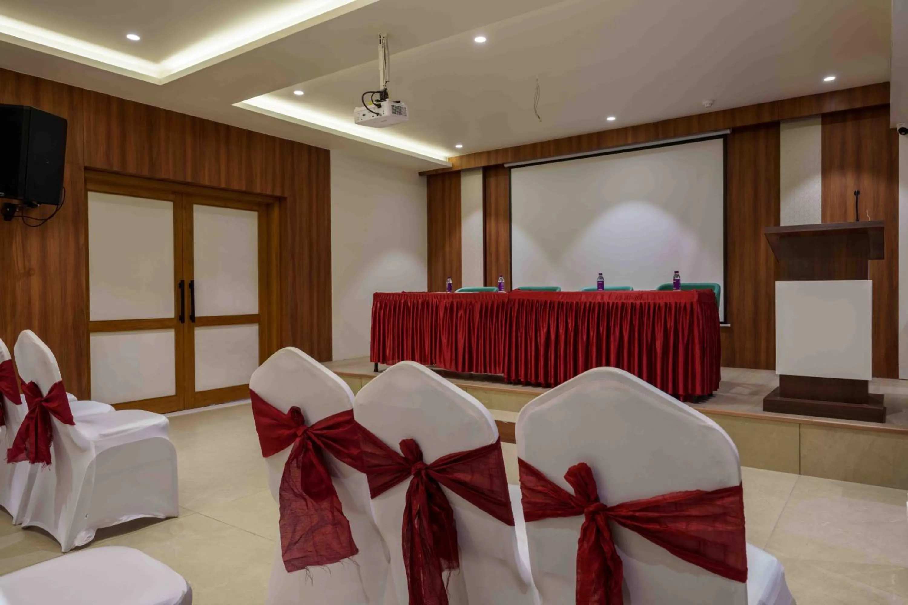 Meeting/conference room in O'NEST Elite