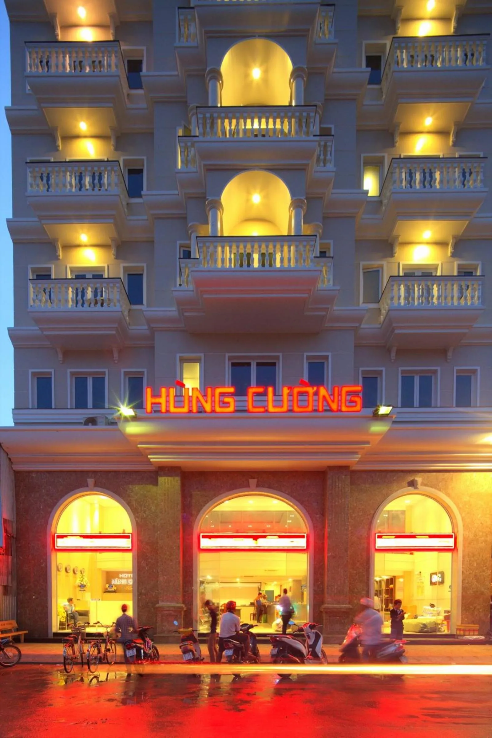 Facade/entrance in Hung Cuong Hotel