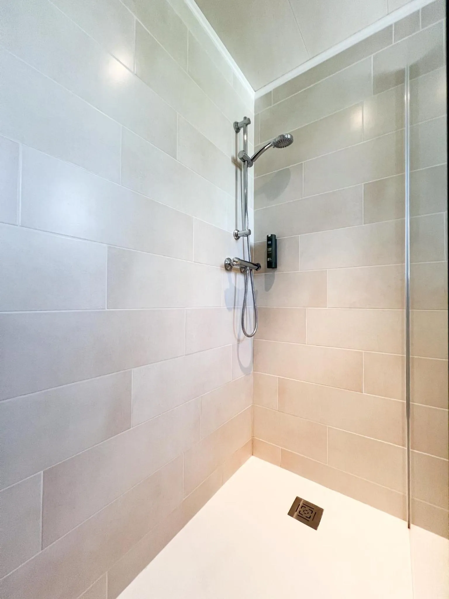 Bathroom in Hôtel Spa & Restaurant Ô Pervenches