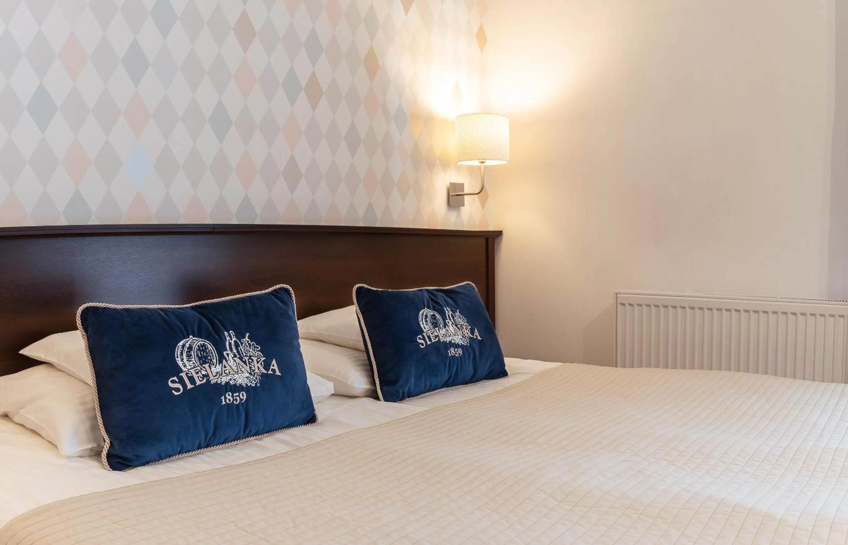 Bed in Sielanka Pokoje Hotelowe, Restauracja - Ustroń