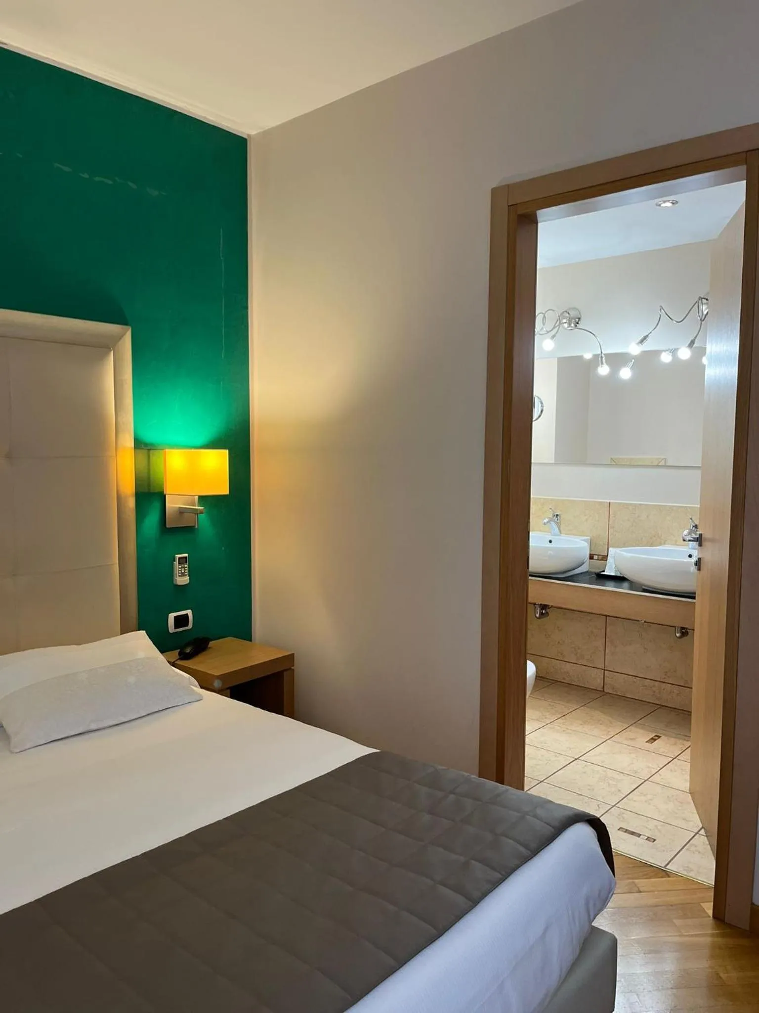 Bedroom, Bed in Hotel Europa