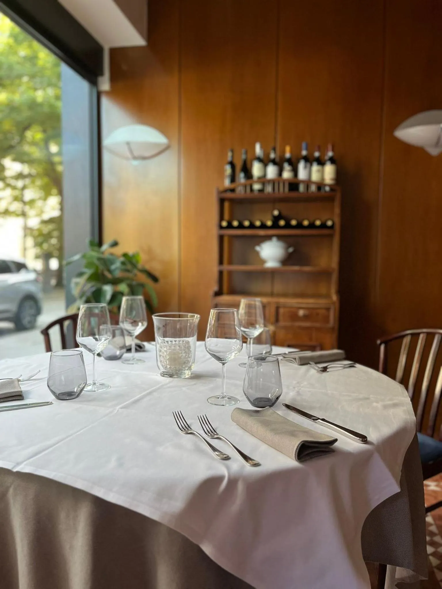 Restaurant/places to eat in Hotel Europa