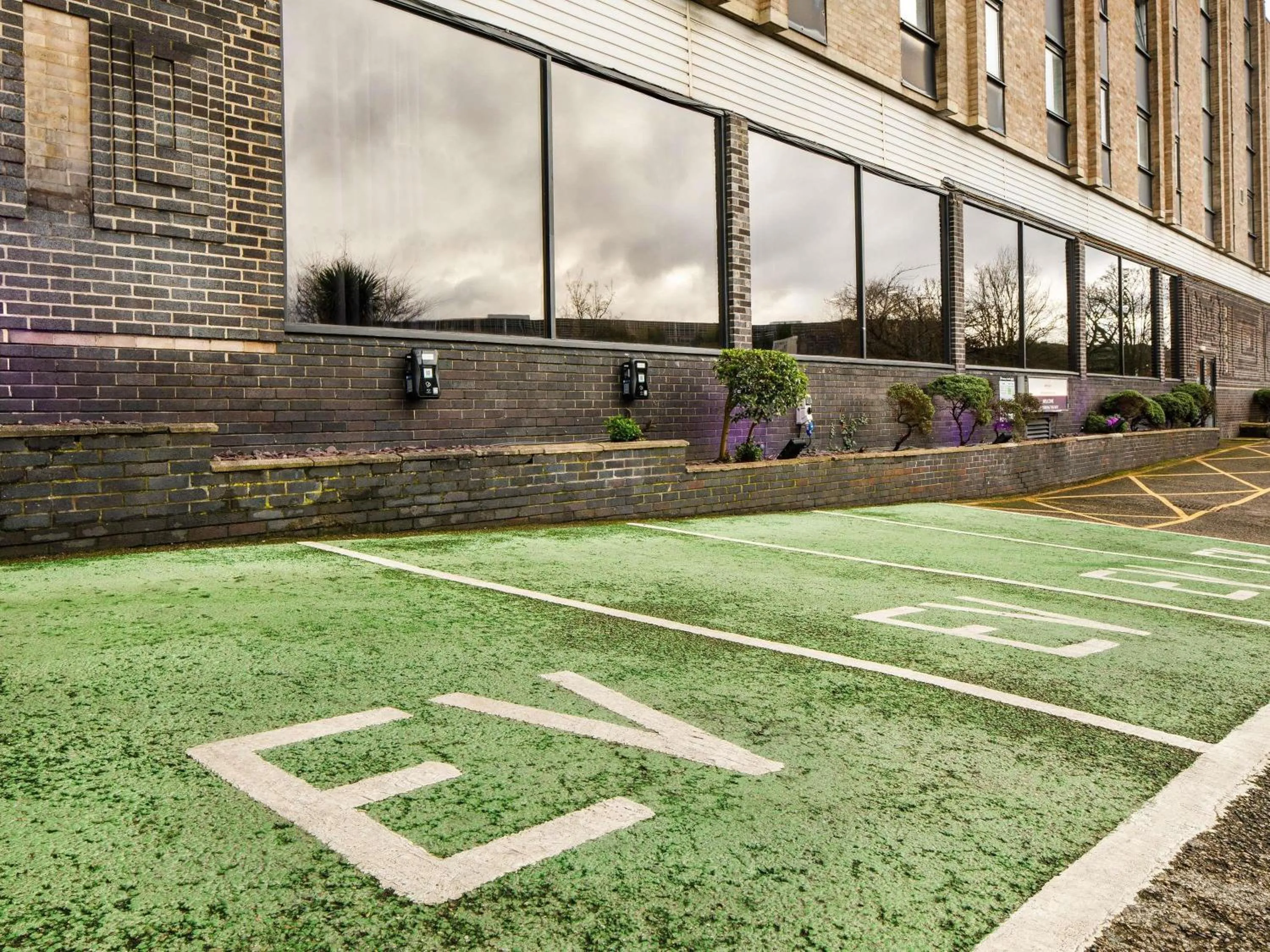 Property building in Mercure Nottingham Sherwood